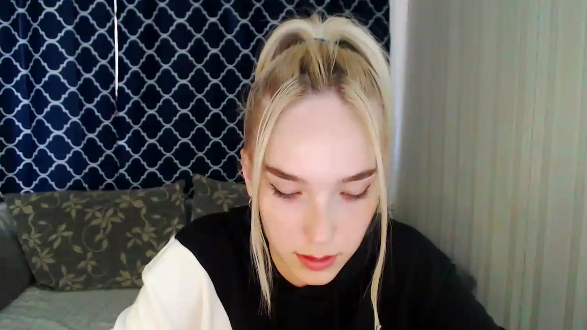 Gallery image thumbnail from EvaRockStar's myfreecams stream on, 08/14/2023, 08:35 image 20 of 20