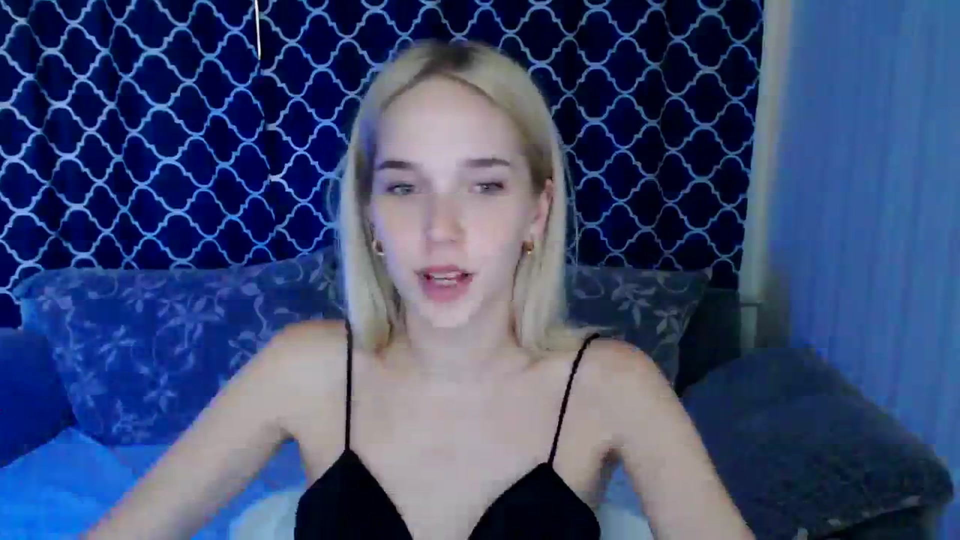 Gallery image thumbnail from EvaRockStar's myfreecams stream on, 09/01/2023, 10:30 image 16 of 20