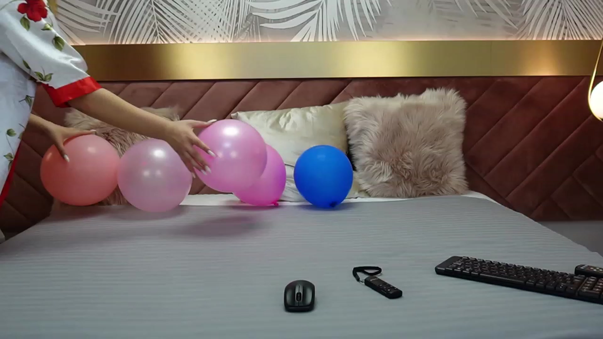 Gallery image thumbnail from EvaRogue's myfreecams stream on, 12/17/2022, 13:27 image 10 of 20