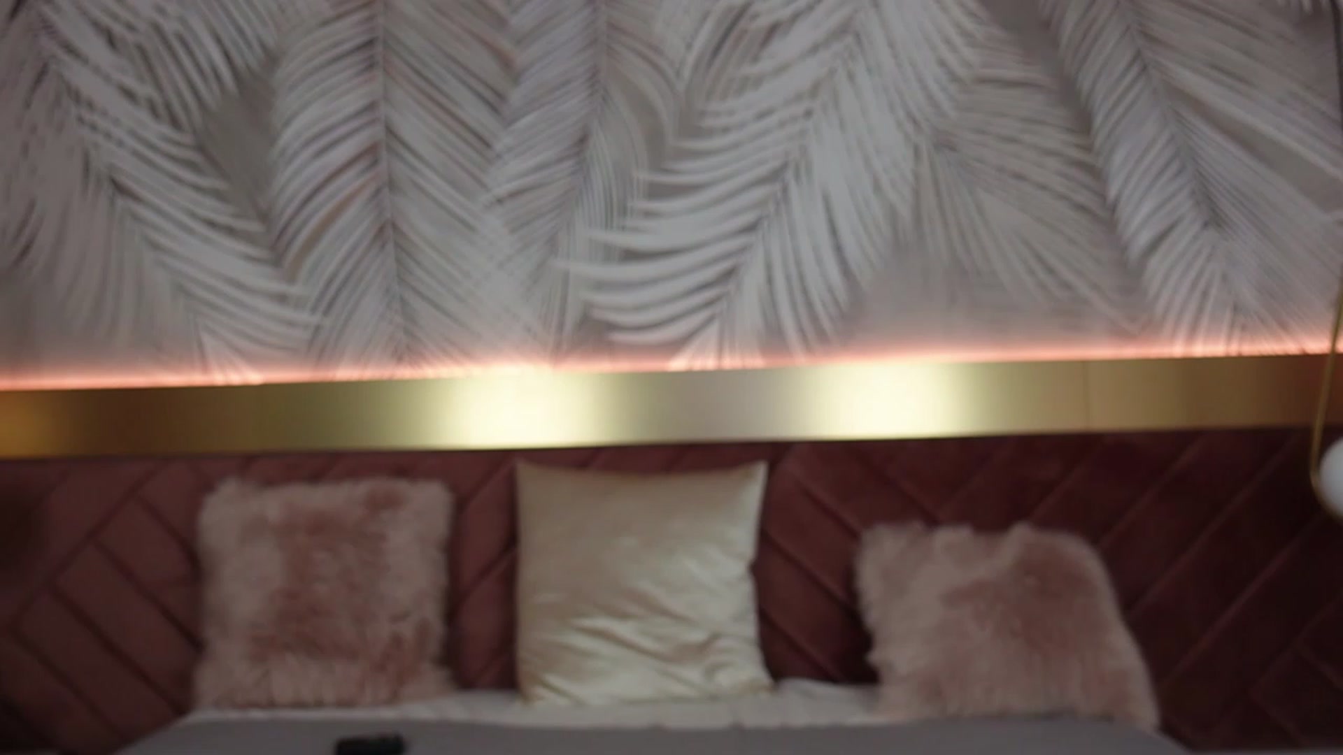 Gallery image thumbnail from EvaRogue's myfreecams stream on, 12/30/2022, 14:52 image 7 of 20