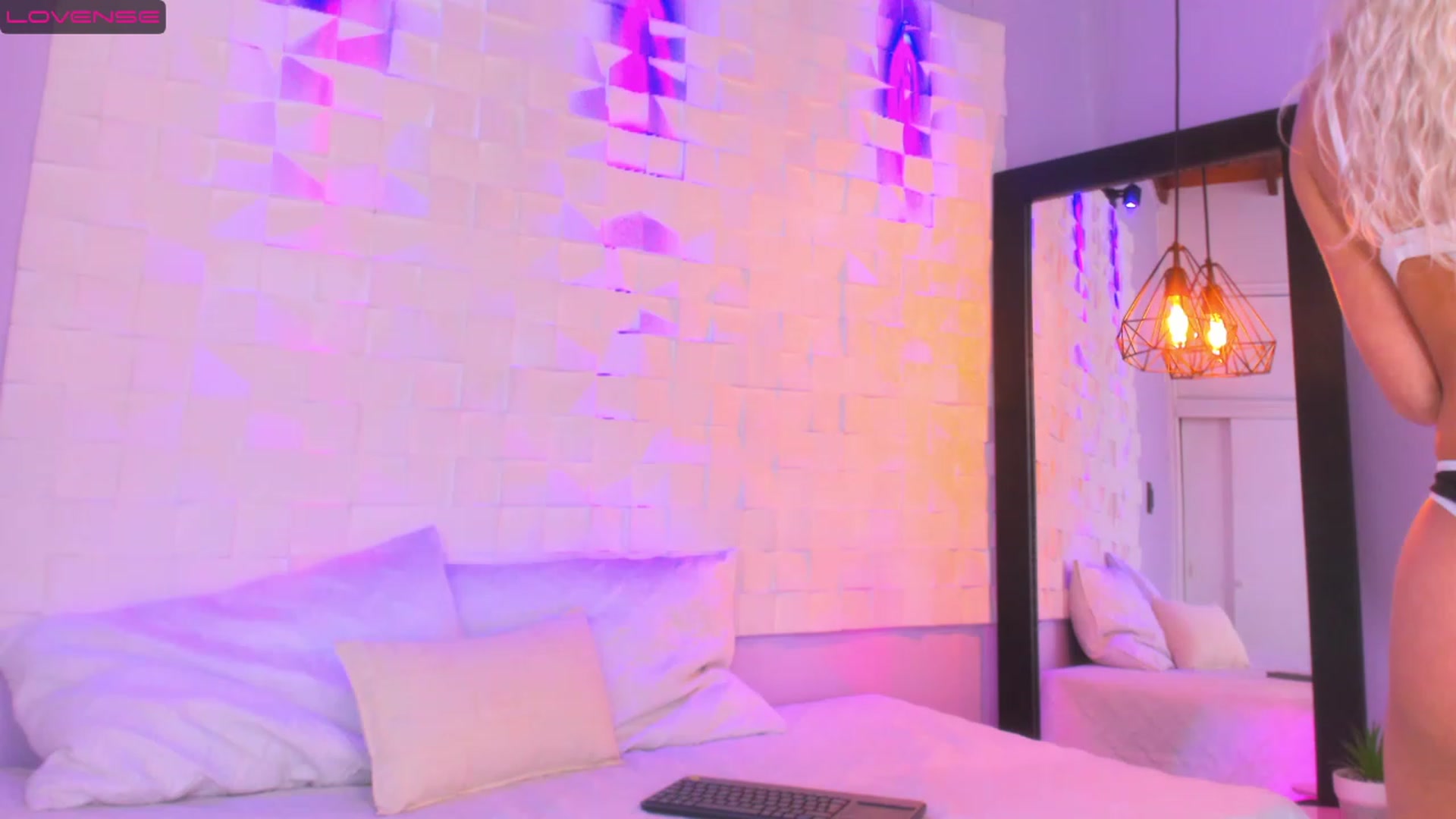Gallery image thumbnail from EvaRosse_'s myfreecams stream on, 11/22/2022, 01:44 image 20 of 20