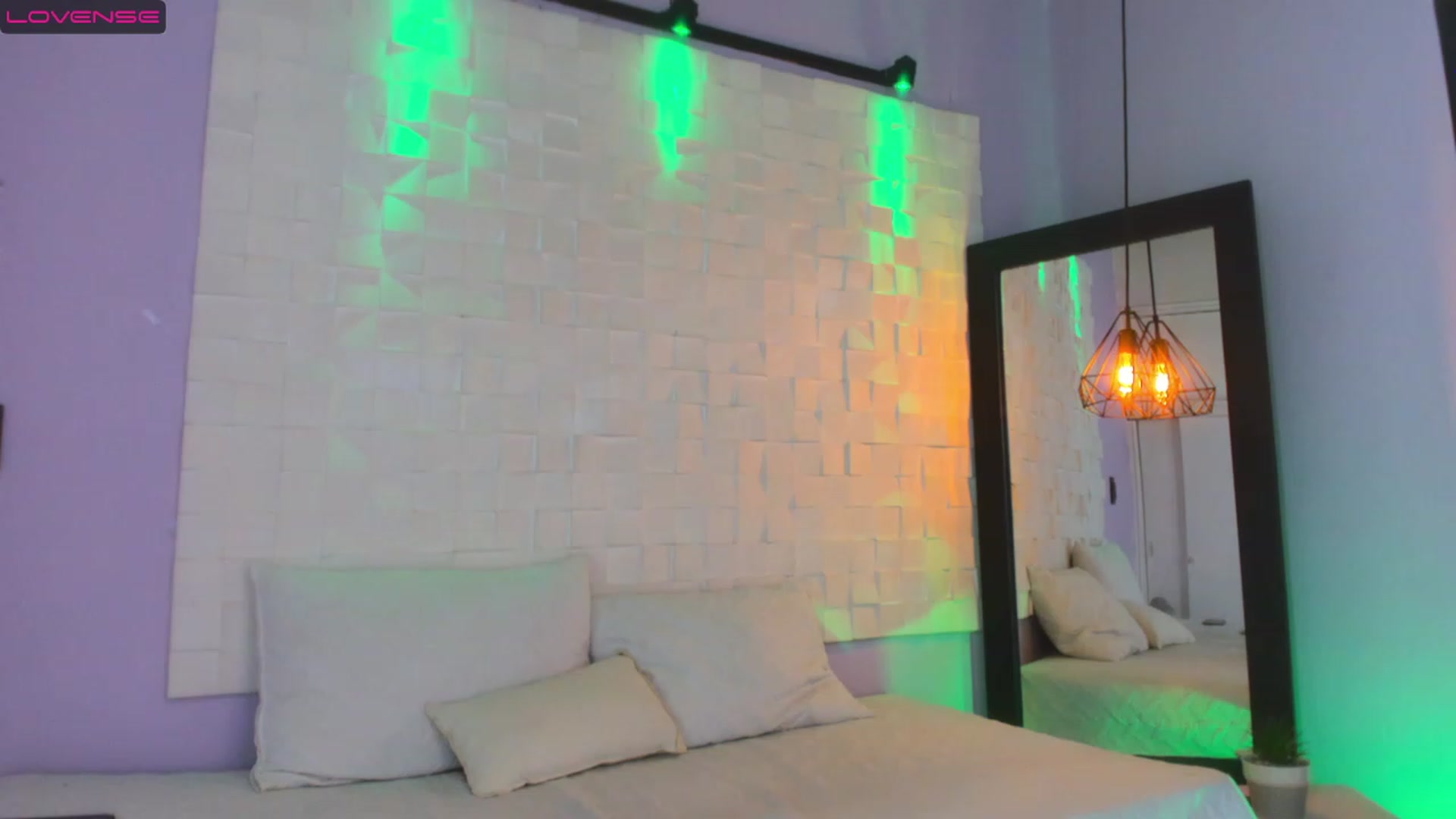 Gallery image thumbnail from EvaRosse_'s myfreecams stream on, 11/27/2022, 18:59 image 19 of 20