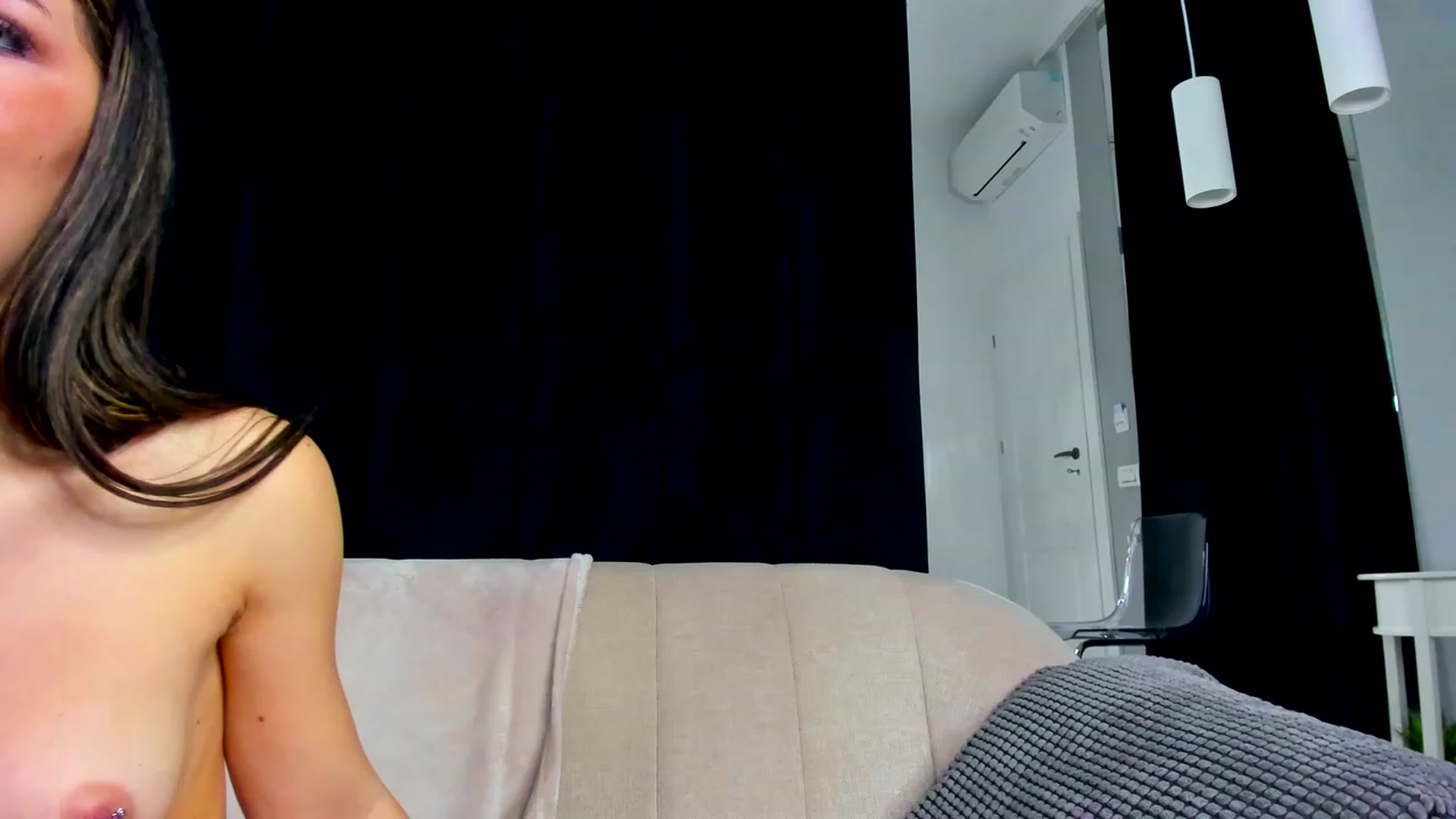 Gallery image thumbnail from EvaRossey's myfreecams stream on, 01/21/2024, 14:23 image 13 of 20