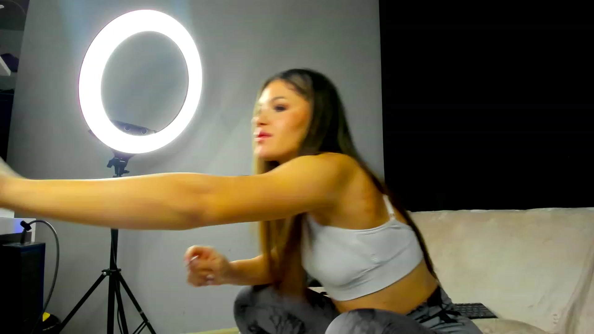 Gallery image thumbnail from EvaRossey's myfreecams stream on, 01/24/2024, 15:10 image 3 of 20
