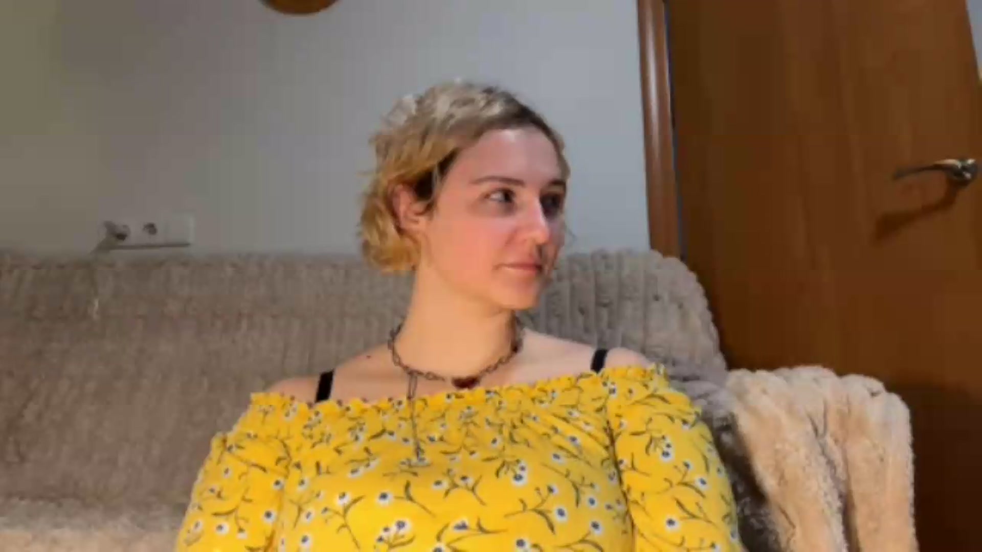 Gallery image thumbnail from EvaSmile's myfreecams stream on, 07/06/2026, 18:49 image 5 of 20