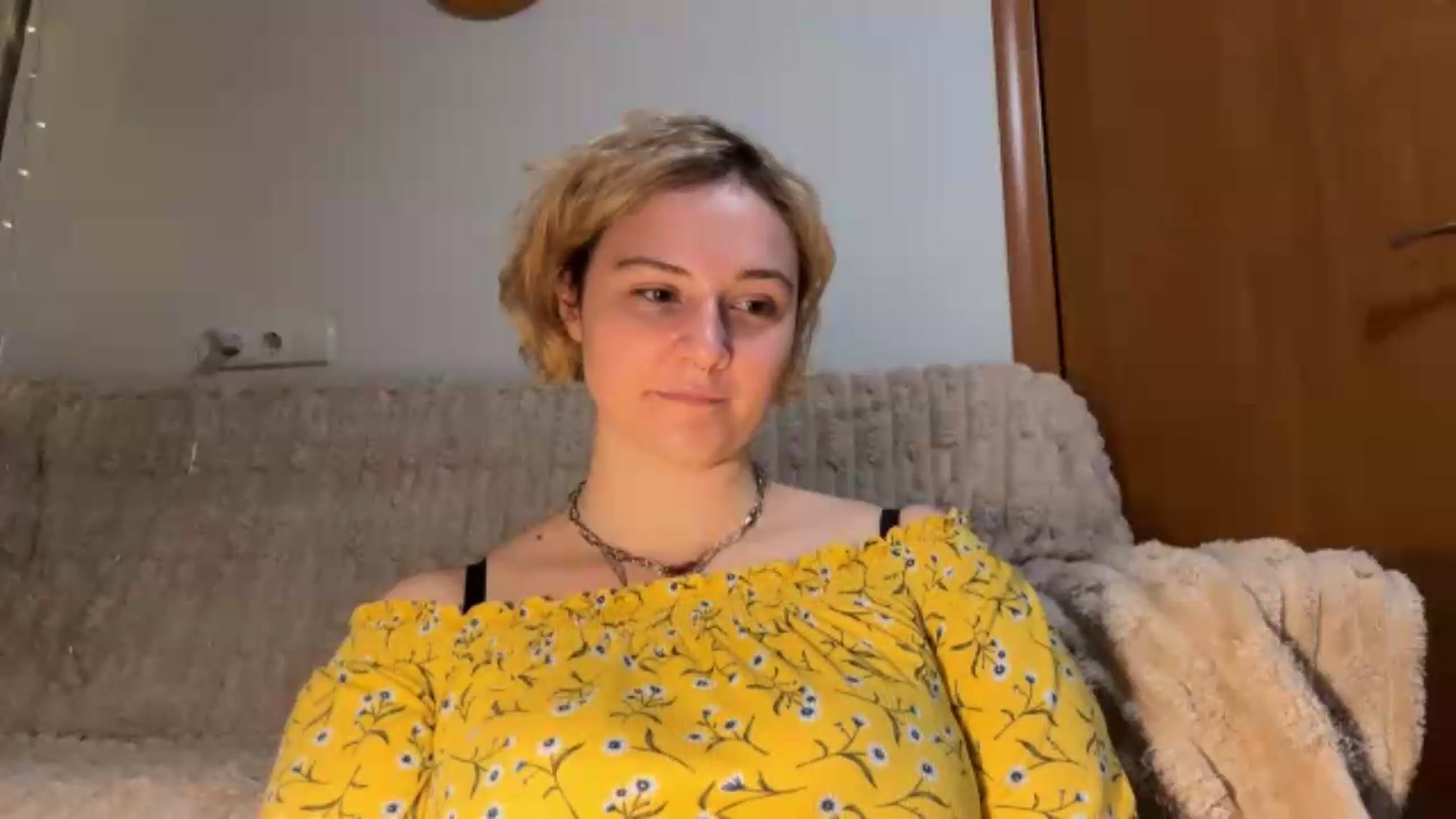 Gallery image thumbnail from EvaSmile's myfreecams stream on, 07/06/2026, 20:23 image 11 of 20