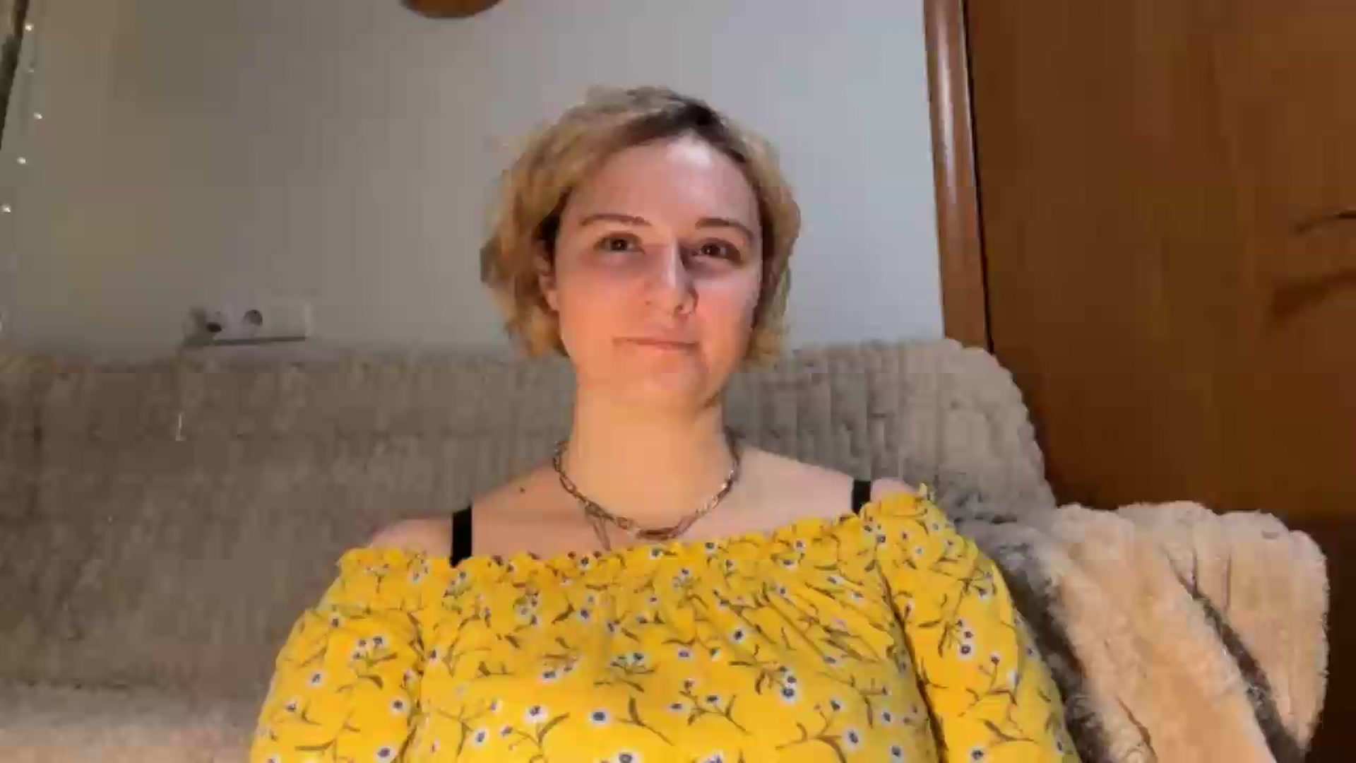 Gallery image thumbnail from EvaSmile's myfreecams stream on, 07/06/2026, 20:23 image 6 of 20