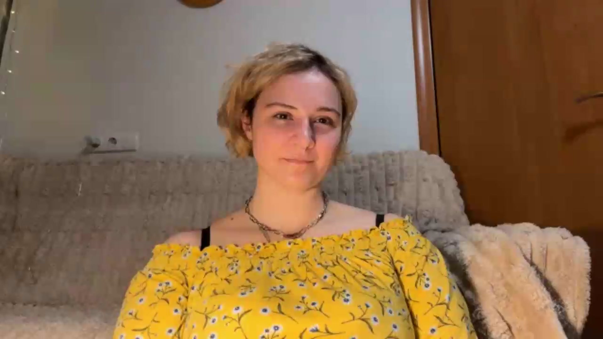 Gallery image thumbnail from EvaSmile's myfreecams stream on, 07/06/2026, 20:23 image 9 of 20