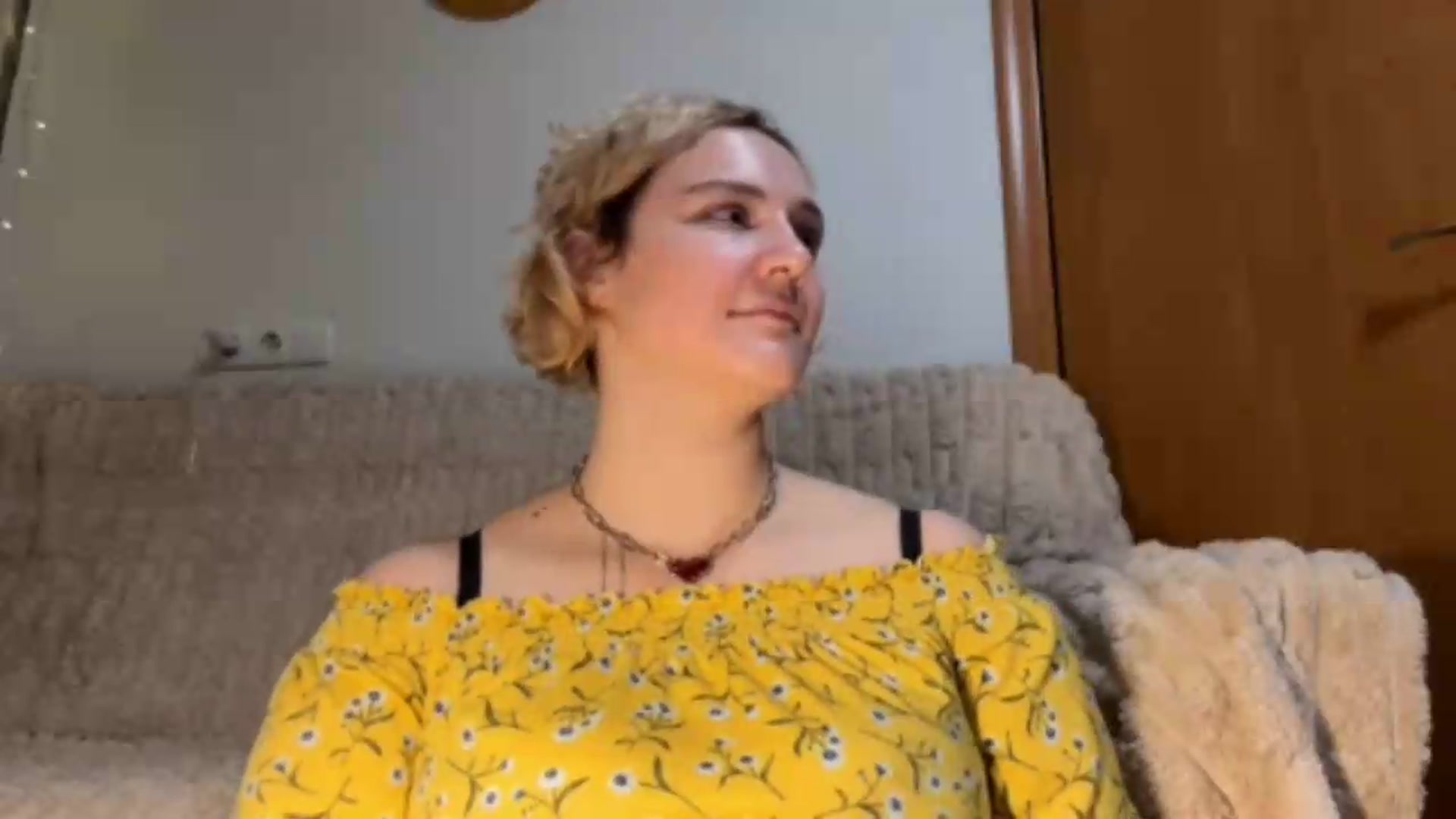 Gallery image thumbnail from EvaSmile's myfreecams stream on, 07/06/2026, 20:23 image 4 of 20