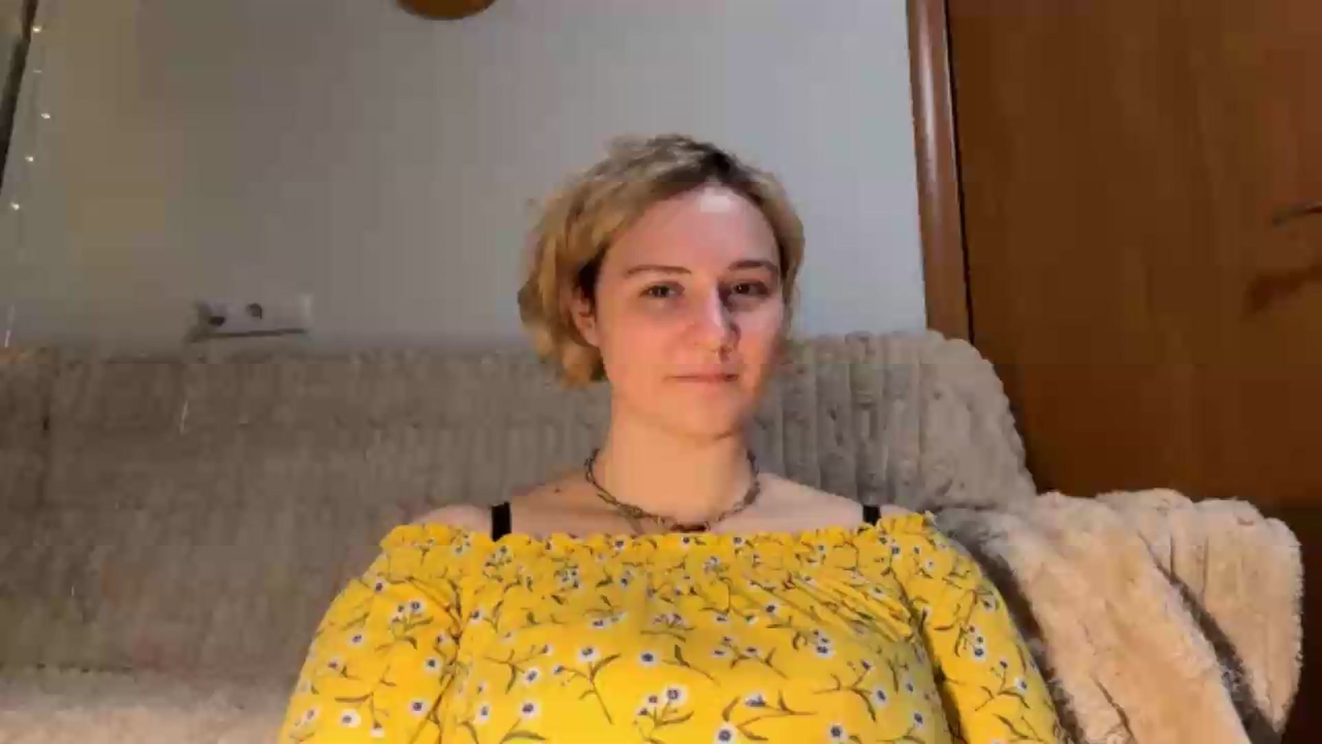 Gallery image thumbnail from EvaSmile's myfreecams stream on, 07/06/2026, 20:23 image 16 of 20