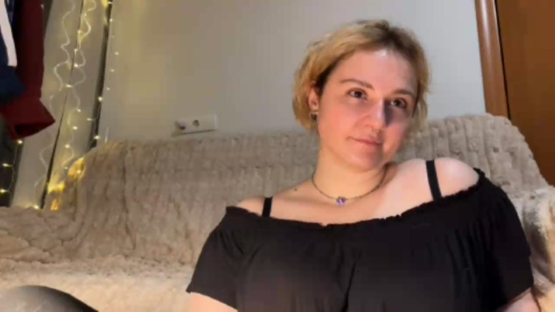 Gallery image thumbnail from EvaSmile's myfreecams stream on, 07/08/2026, 20:19 image 15 of 20