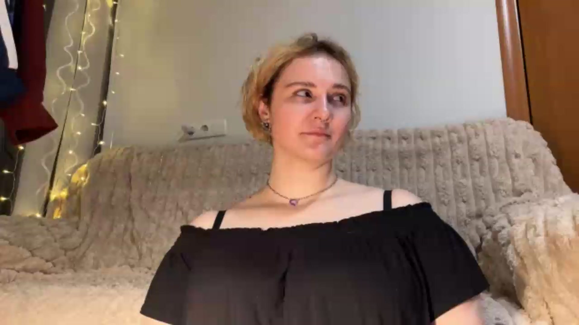 Gallery image thumbnail from EvaSmile's myfreecams stream on, 07/08/2026, 20:19 image 2 of 20