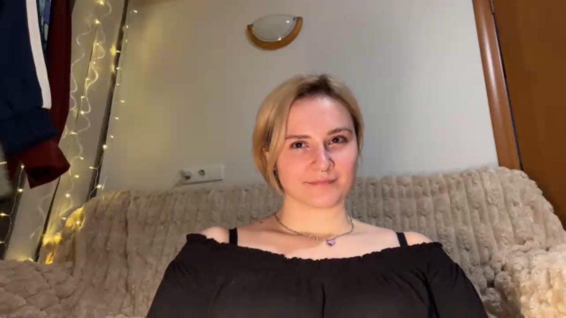 Gallery image thumbnail from EvaSmile's myfreecams stream on, 07/09/2026, 18:47 image 8 of 20
