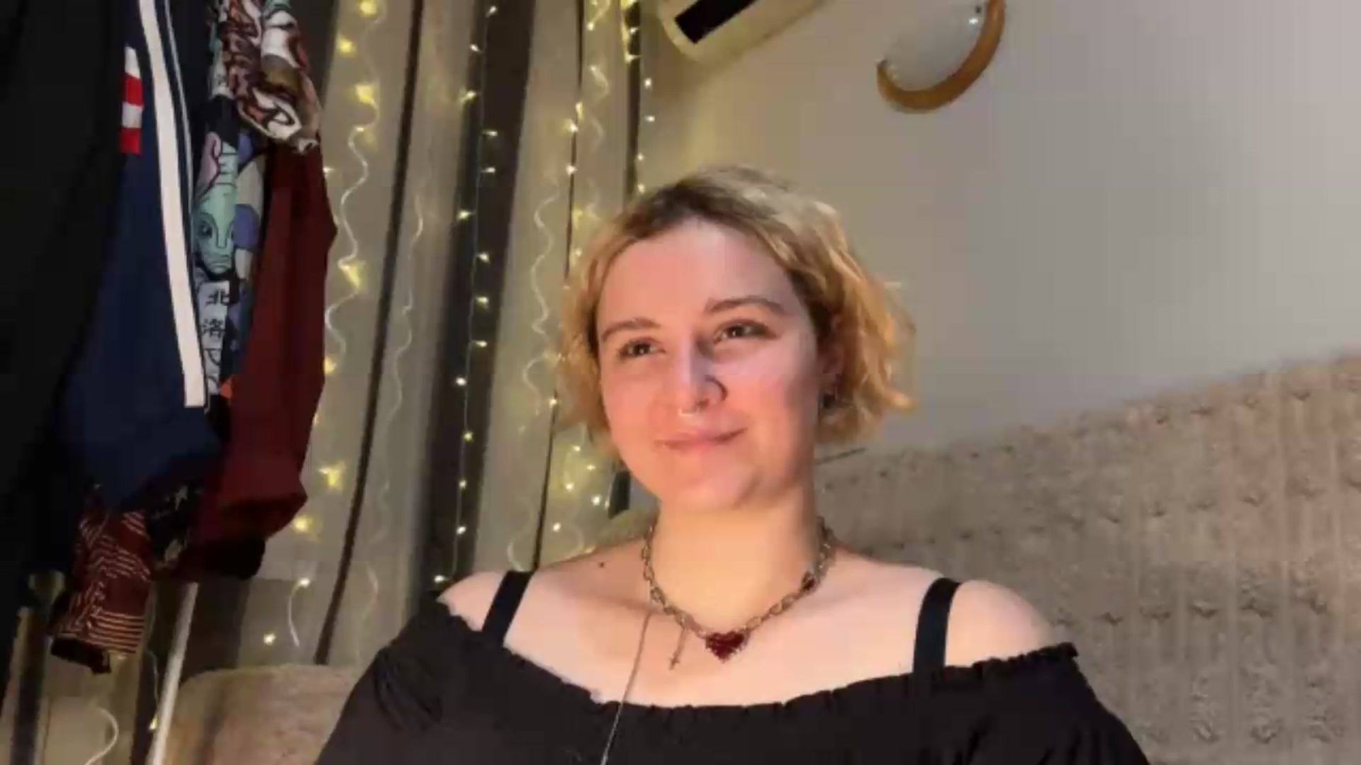 Gallery image thumbnail from EvaSmile's myfreecams stream on, 07/10/2026, 18:17 image 19 of 20