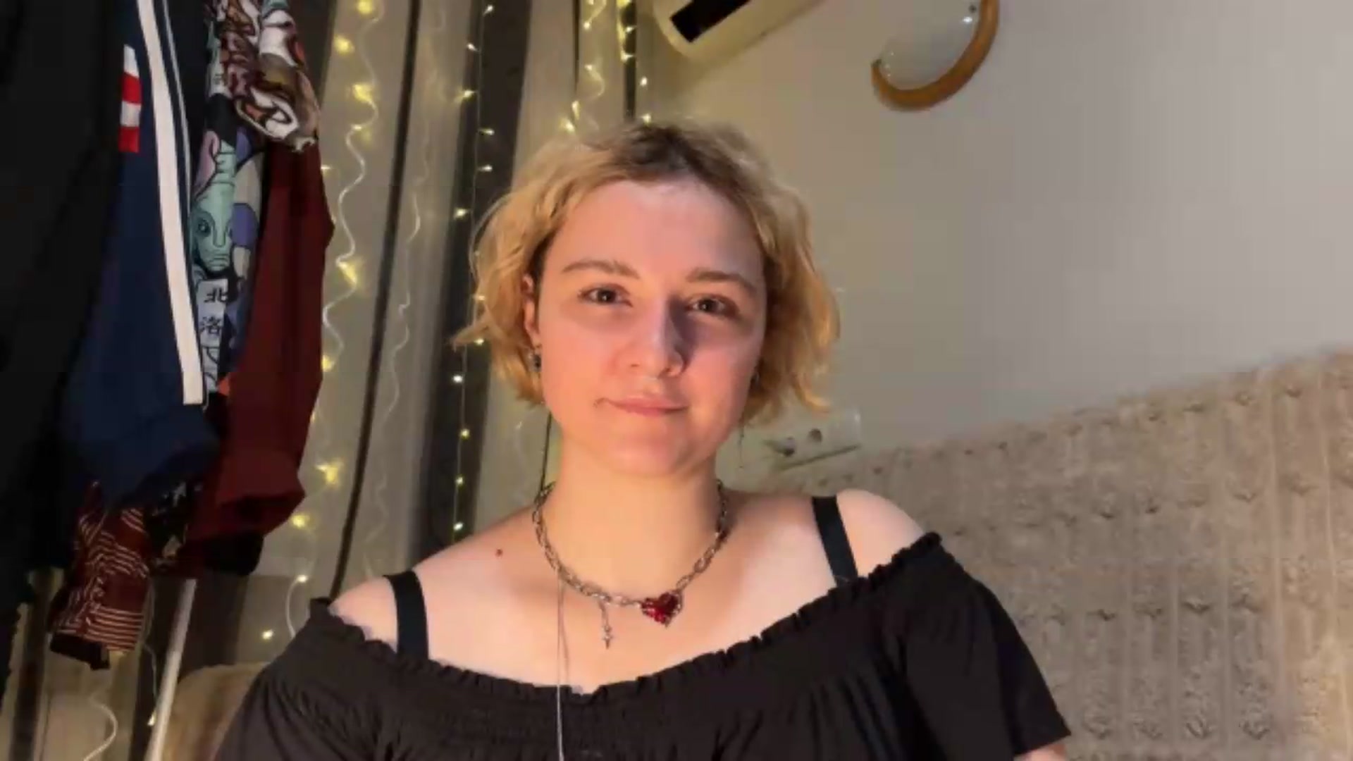 Gallery image thumbnail from EvaSmile's myfreecams stream on, 07/10/2026, 18:17 image 15 of 20
