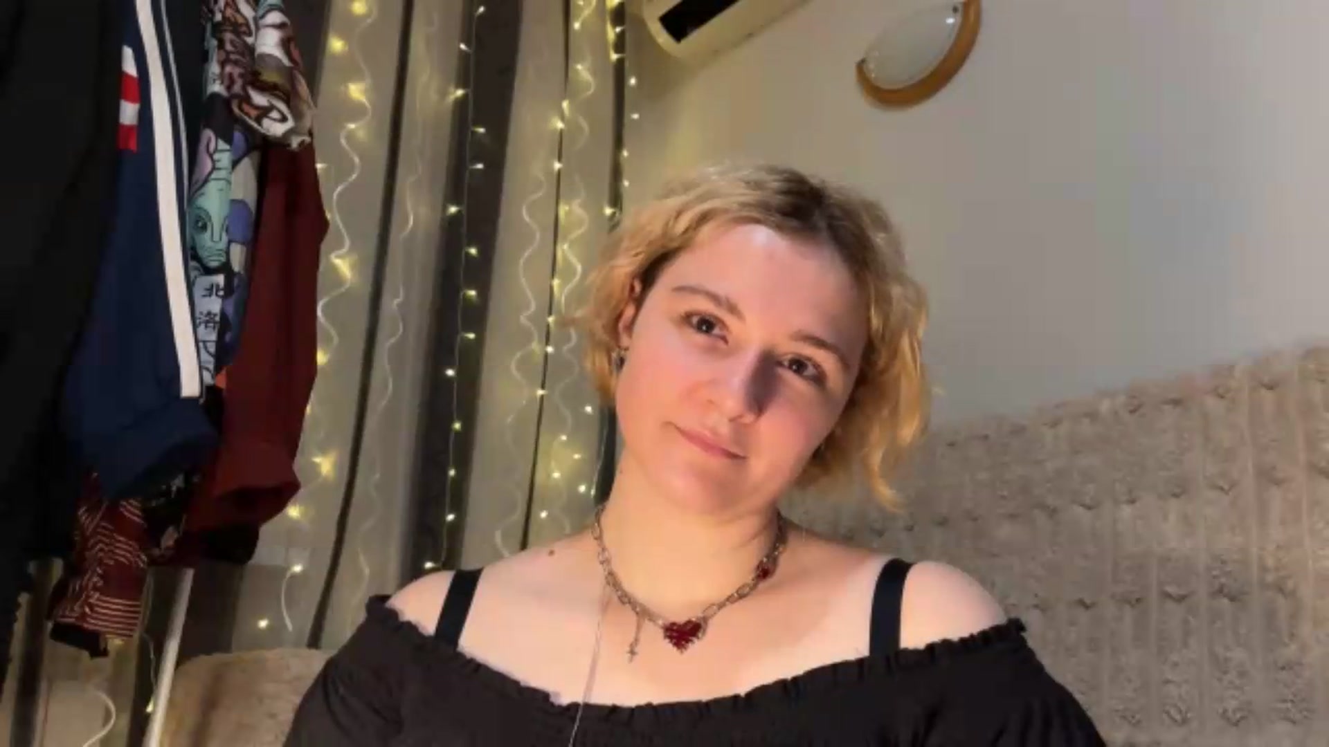 Gallery image thumbnail from EvaSmile's myfreecams stream on, 07/10/2026, 18:17 image 18 of 20