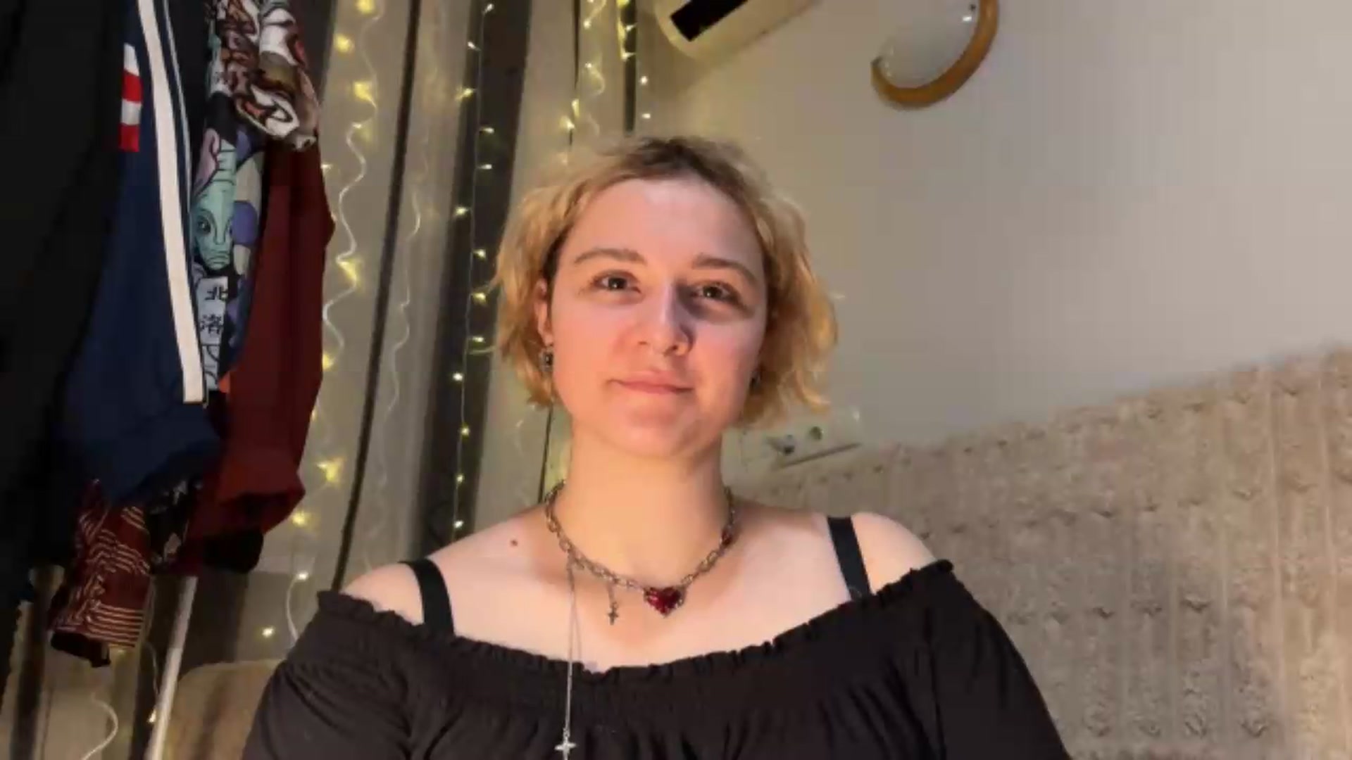 Gallery image thumbnail from EvaSmile's myfreecams stream on, 07/10/2026, 18:17 image 9 of 20