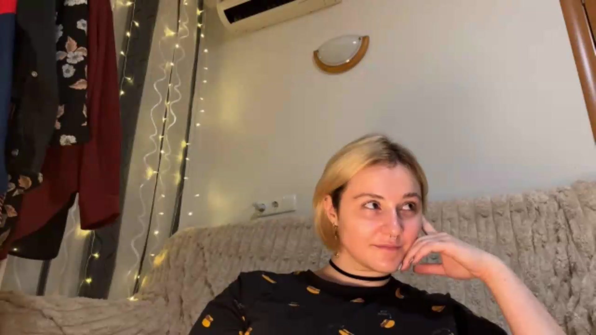 Gallery image thumbnail from EvaSmile's myfreecams stream on, 07/20/2026, 20:33 image 7 of 20