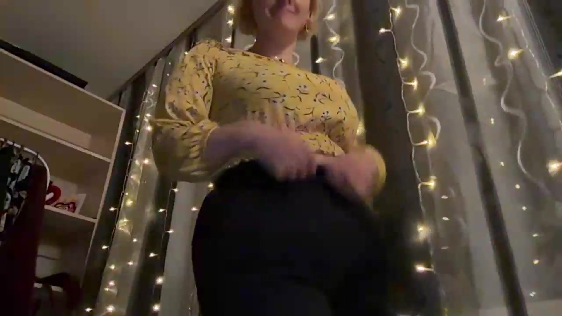 Gallery image thumbnail from EvaSmile's myfreecams stream on, 08/03/2026, 19:26 image 17 of 20