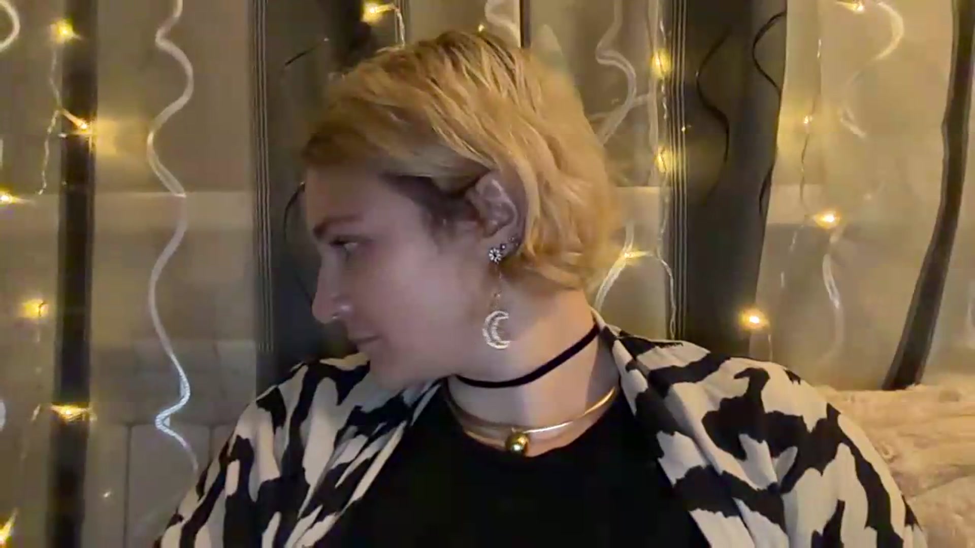 Gallery image thumbnail from EvaSmile's myfreecams stream on, 08/04/2026, 18:41 image 18 of 20
