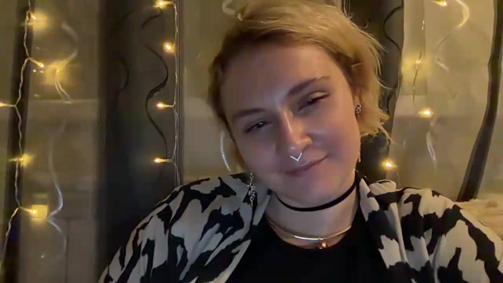 Gallery image thumbnail from EvaSmile's myfreecams stream on, 08/04/2026, 18:41 image 19 of 20