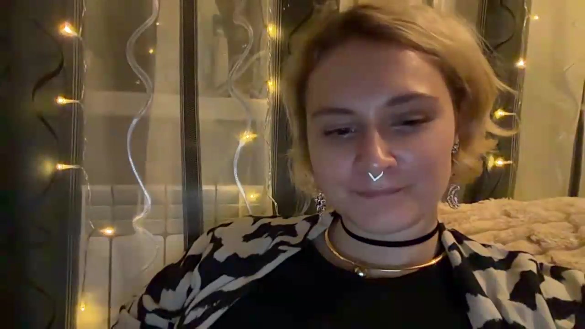 Gallery image thumbnail from EvaSmile's myfreecams stream on, 08/04/2026, 19:38 image 8 of 20