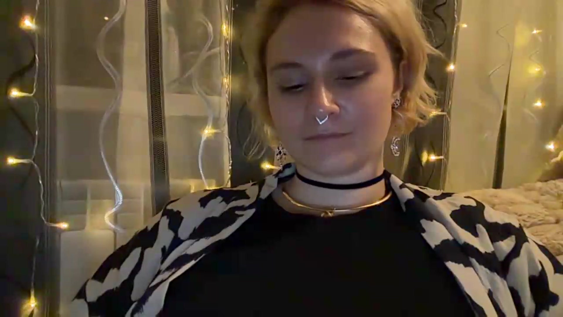 Gallery image thumbnail from EvaSmile's myfreecams stream on, 08/04/2026, 19:38 image 18 of 20