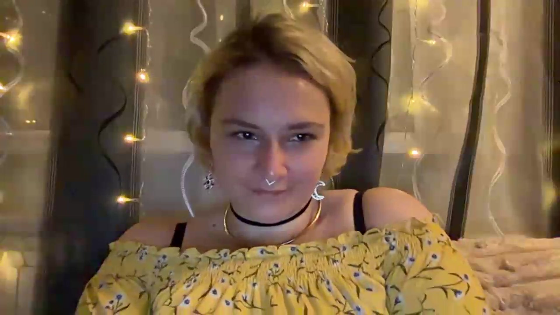 Gallery image thumbnail from EvaSmile's myfreecams stream on, 08/05/2026, 18:28 image 16 of 20