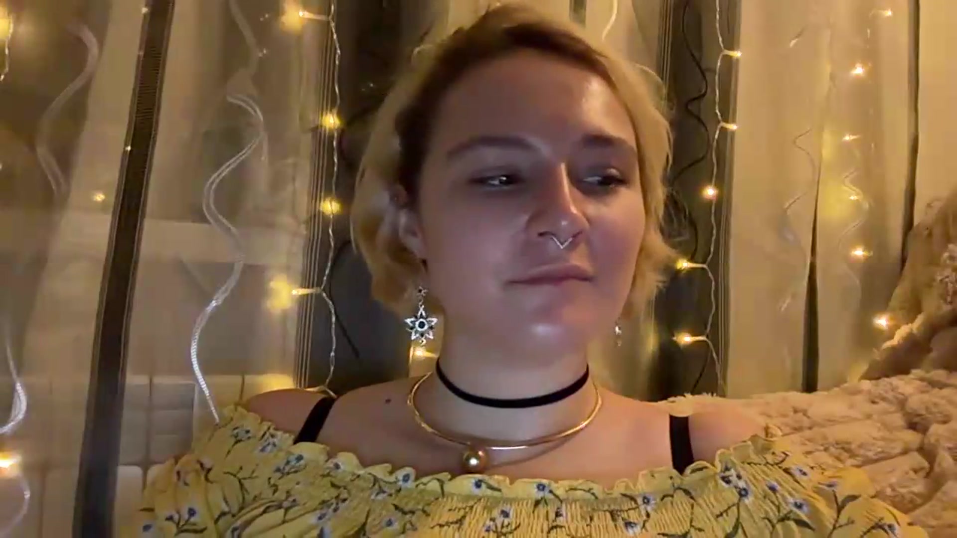 Gallery image thumbnail from EvaSmile's myfreecams stream on, 08/05/2026, 20:26 image 18 of 20