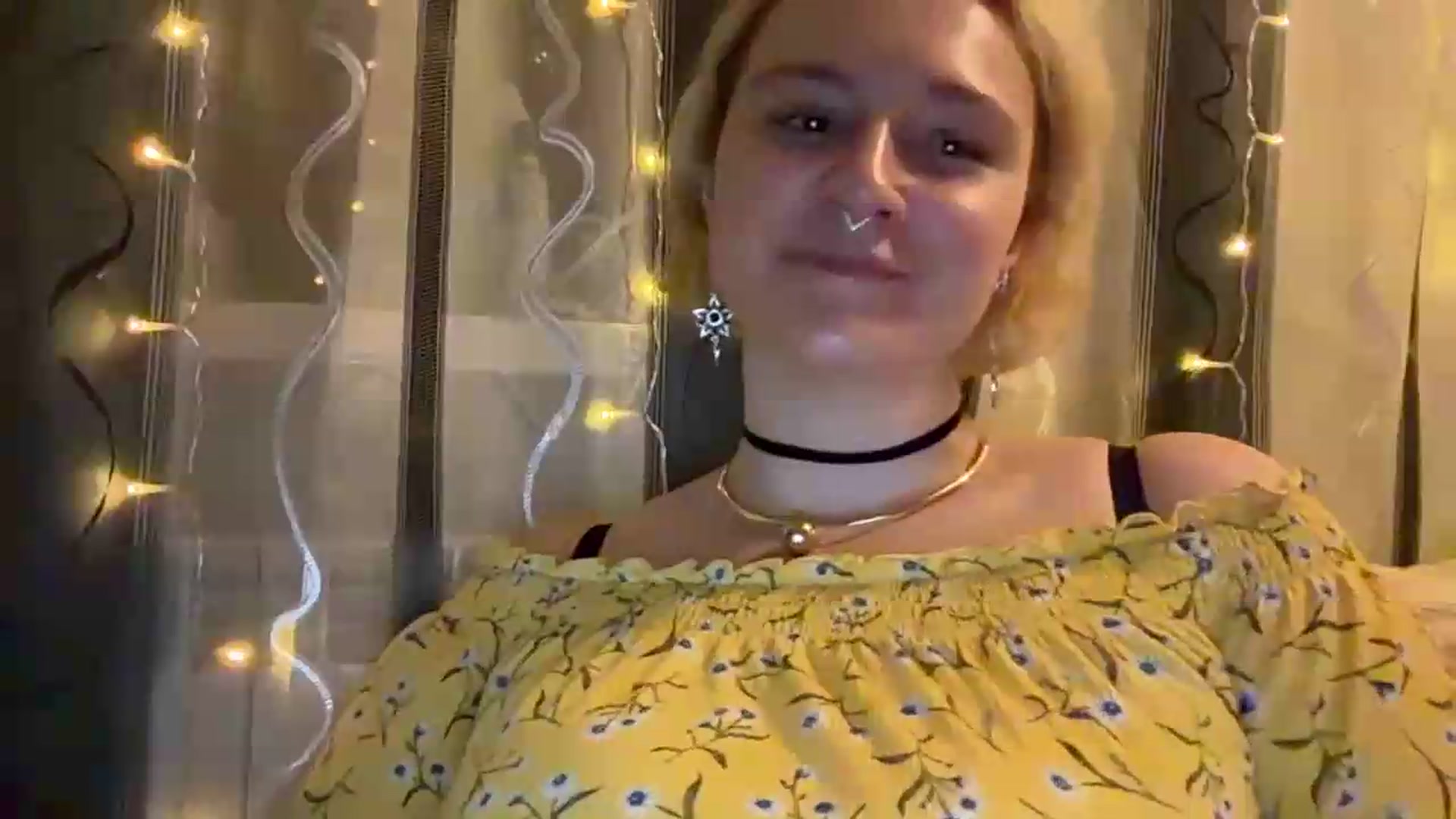 Gallery image thumbnail from EvaSmile's myfreecams stream on, 08/05/2026, 20:26 image 7 of 20
