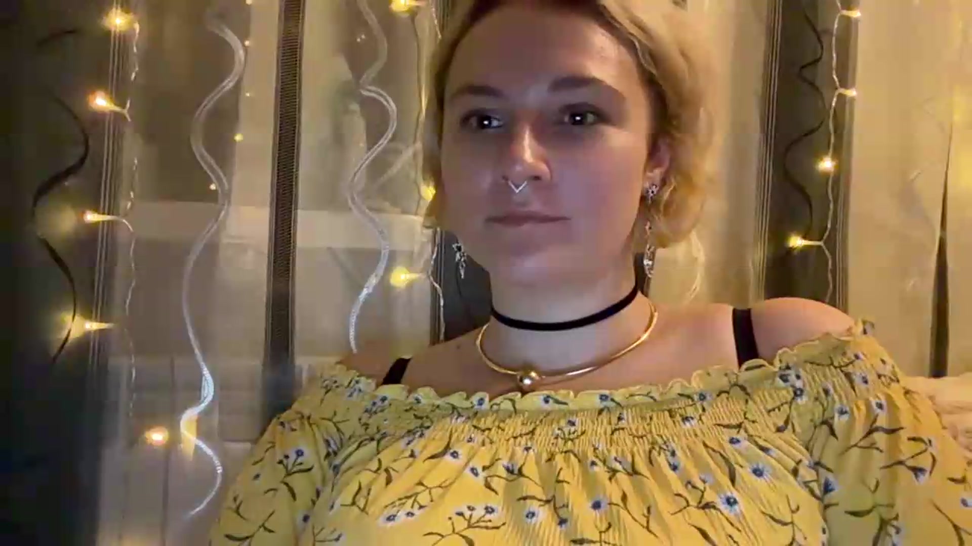 Gallery image thumbnail from EvaSmile's myfreecams stream on, 08/05/2026, 20:26 image 9 of 20