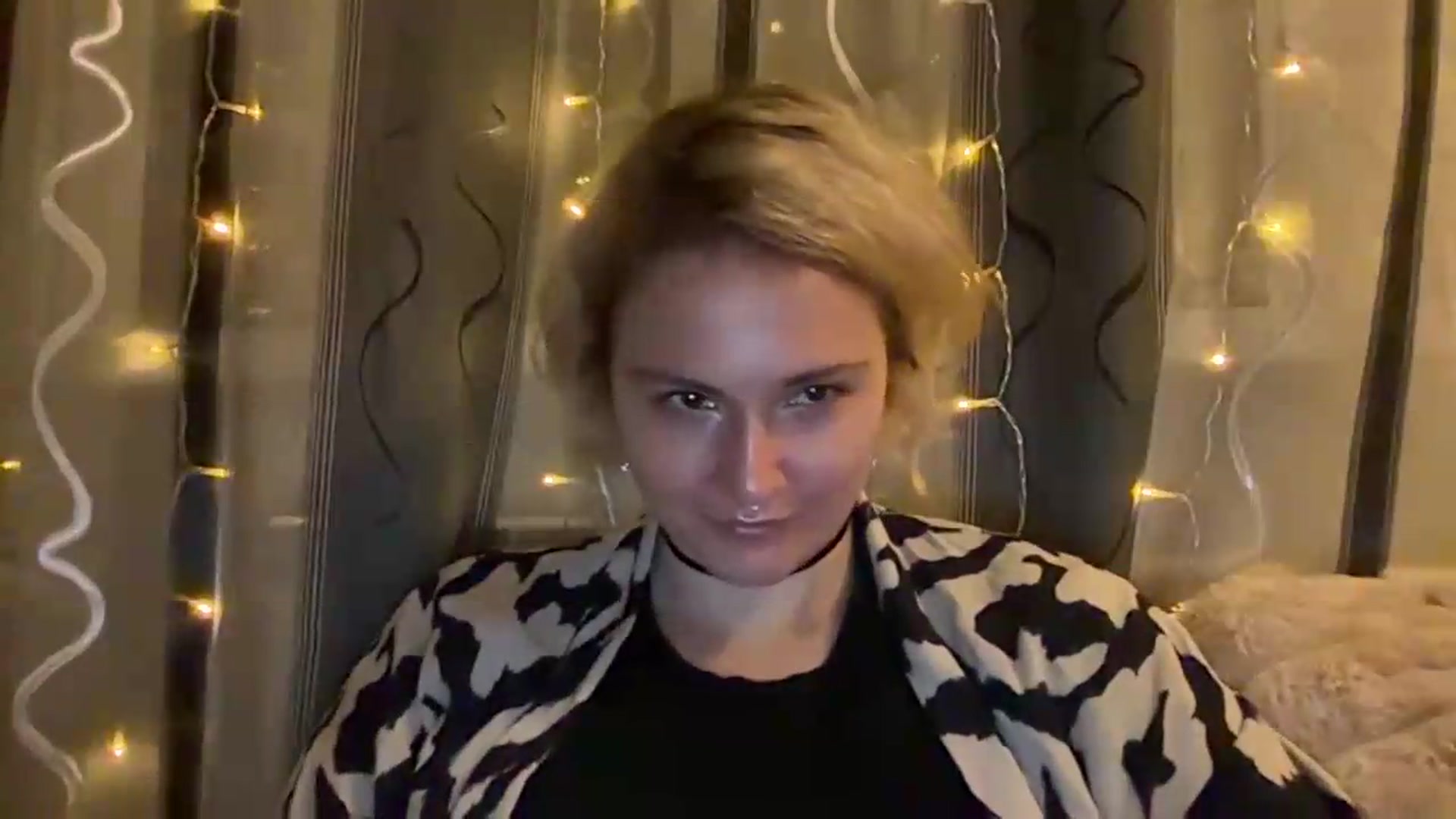 Gallery image thumbnail from EvaSmile's myfreecams stream on, 08/06/2026, 19:15 image 9 of 20