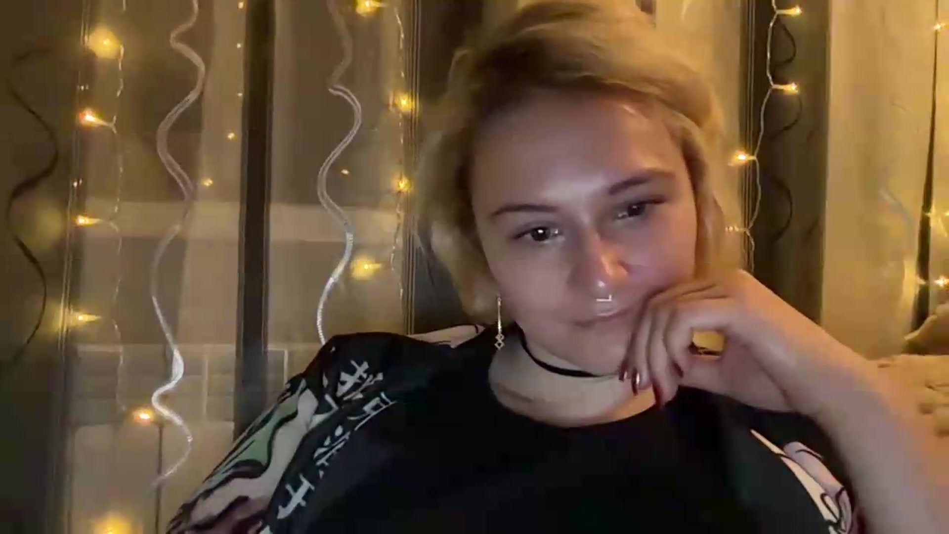 Gallery image thumbnail from EvaSmile's myfreecams stream on, 08/10/2026, 19:10 image 16 of 20