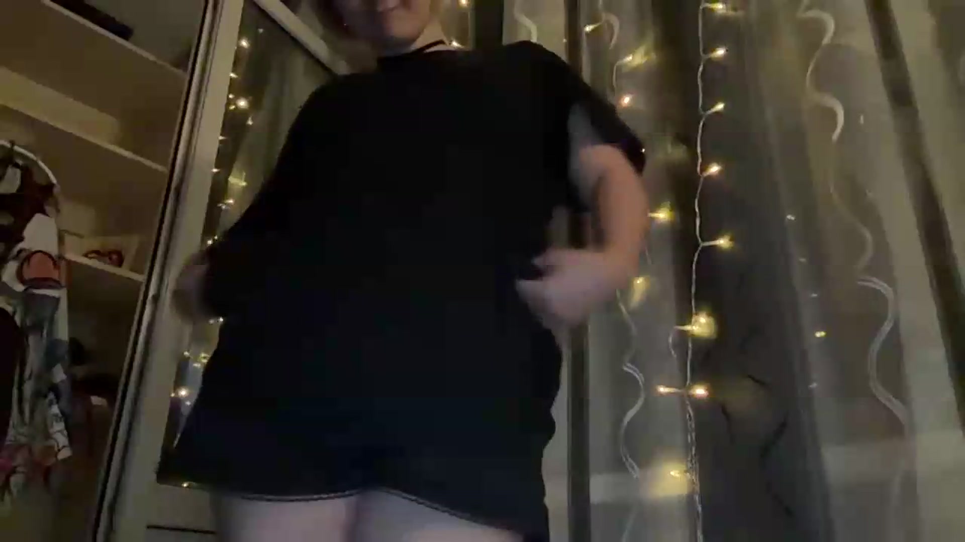 Gallery image thumbnail from EvaSmile's myfreecams stream on, 08/11/2026, 18:38 image 11 of 20