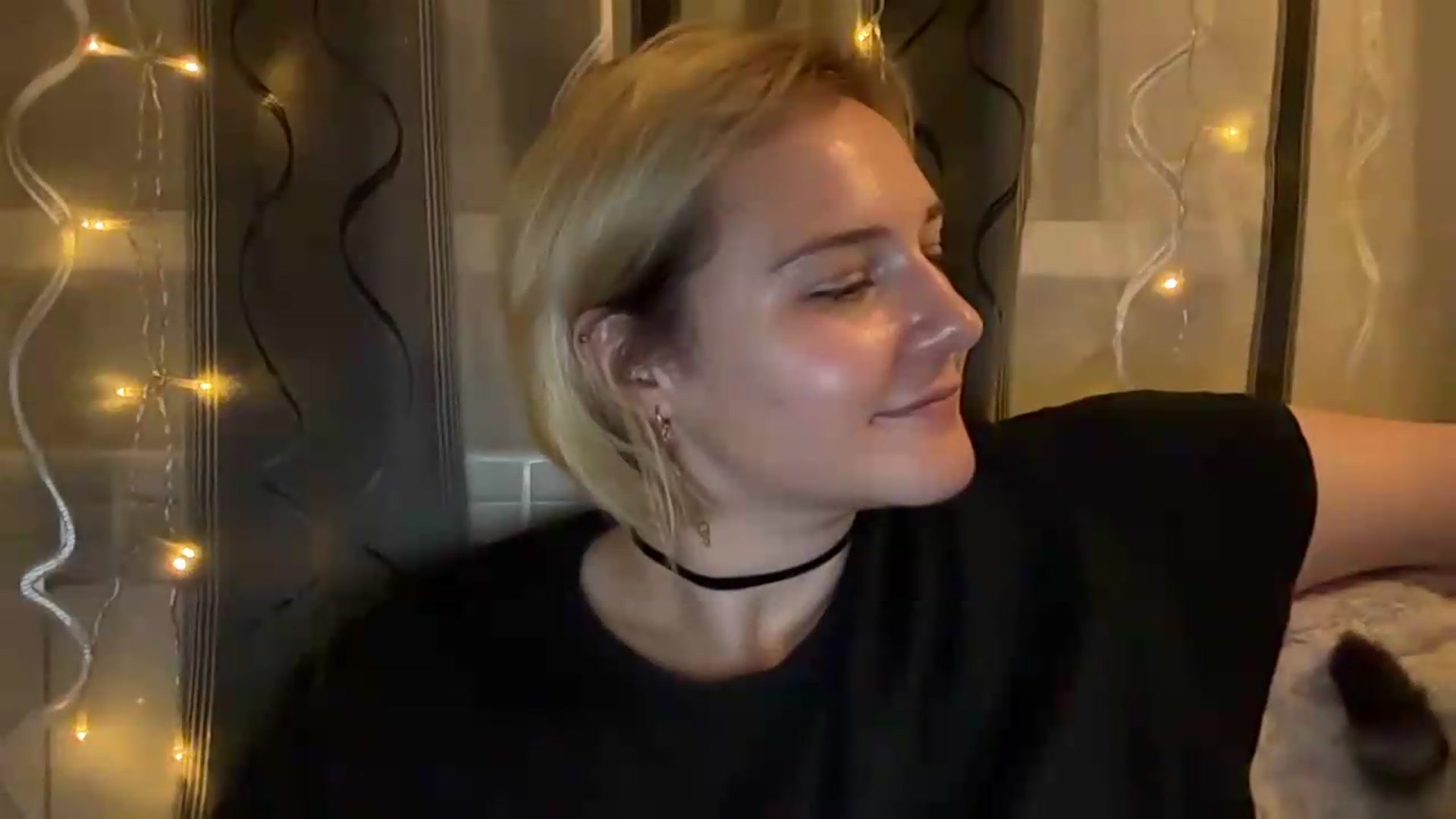 Gallery image thumbnail from EvaSmile's myfreecams stream on, 08/11/2026, 19:11 image 5 of 20