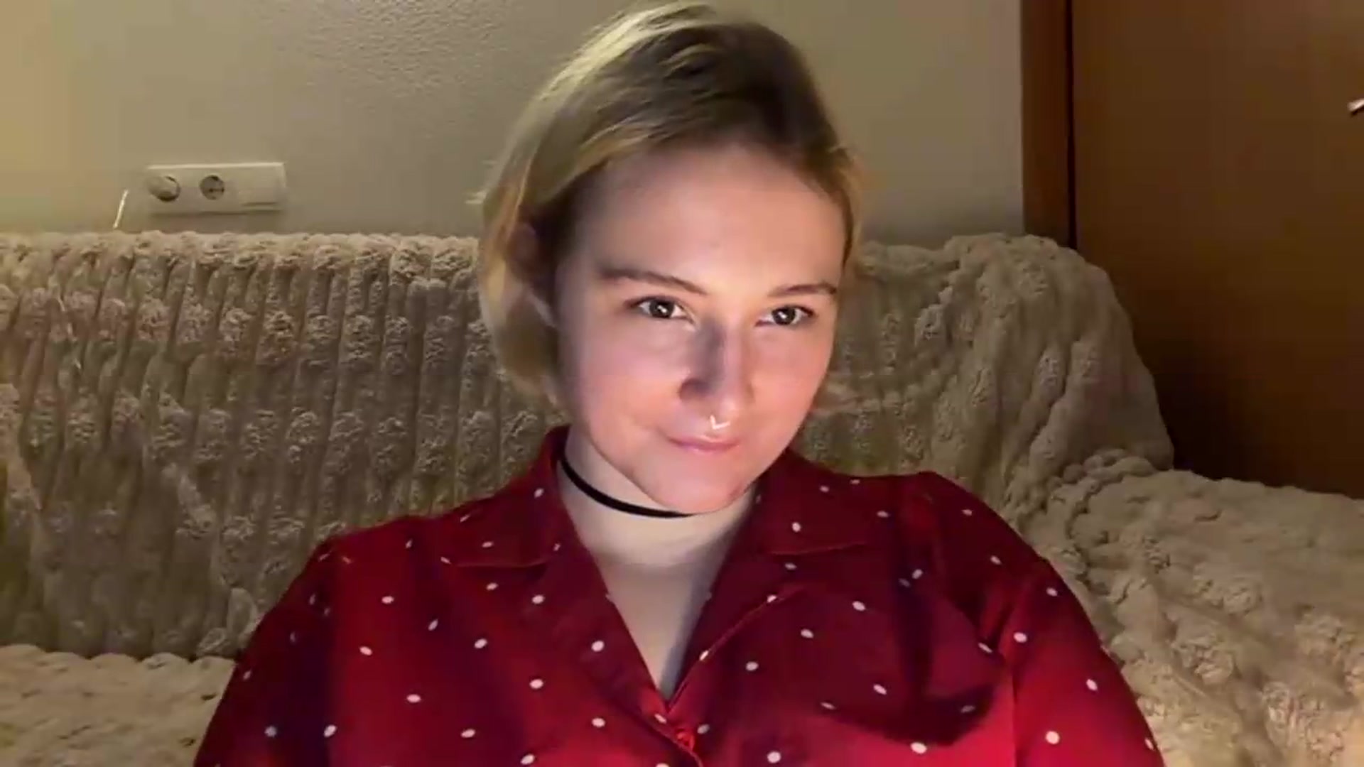 Gallery image thumbnail from EvaSmile's myfreecams stream on, 08/17/2026, 19:59 image 17 of 20