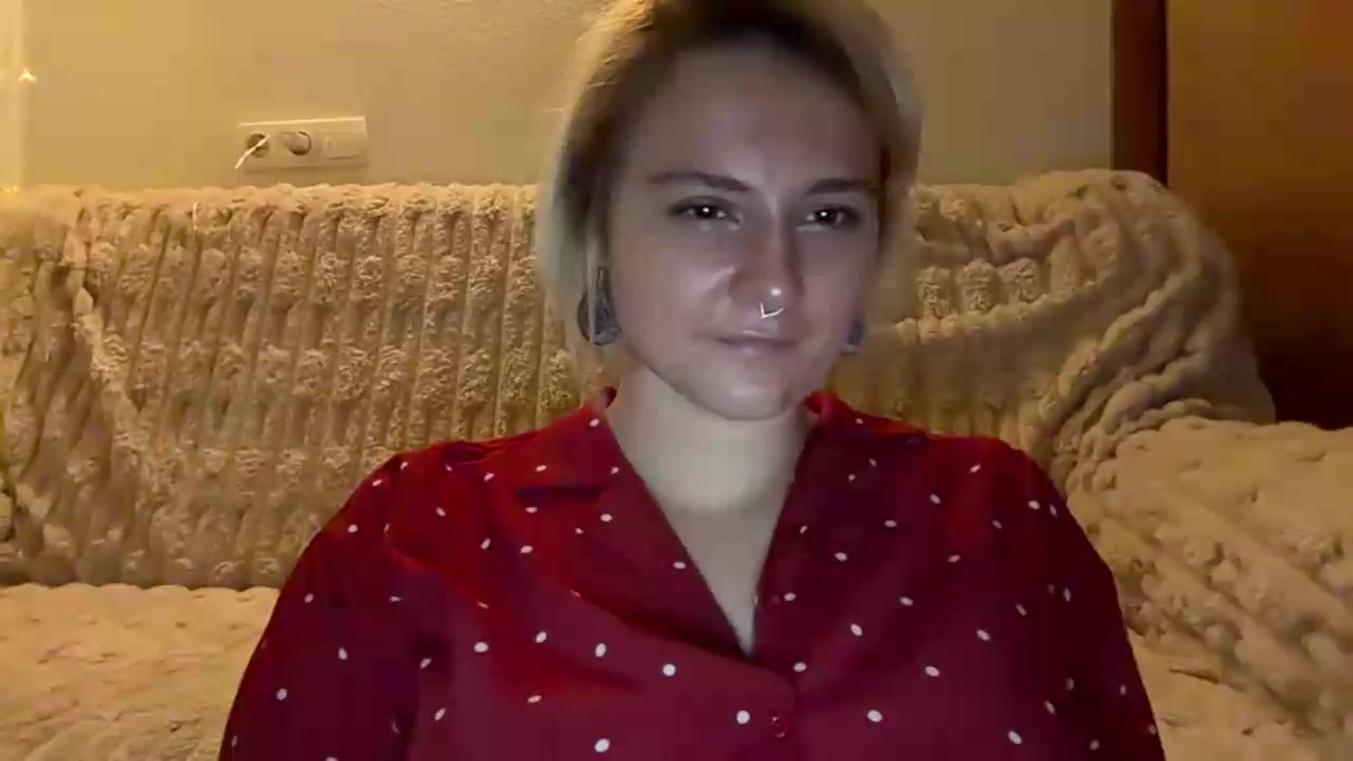 Gallery image thumbnail from EvaSmile's myfreecams stream on, 08/18/2026, 18:40 image 17 of 20