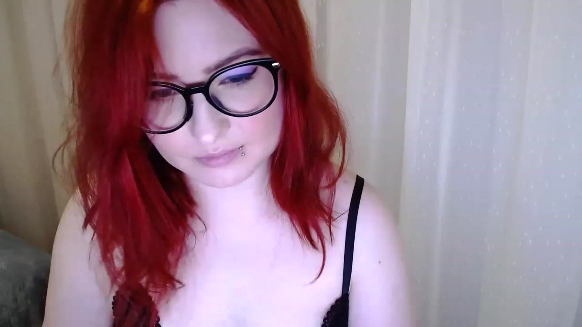 Gallery image thumbnail from EvaStar19's myfreecams stream on, 11/26/2022, 15:19 image 16 of 20