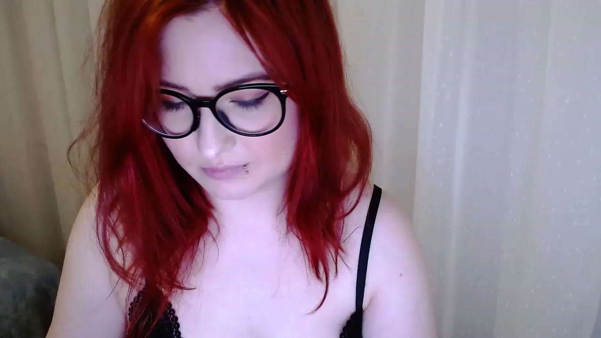 Gallery image thumbnail from EvaStar19's myfreecams stream on, 11/26/2022, 15:19 image 19 of 20