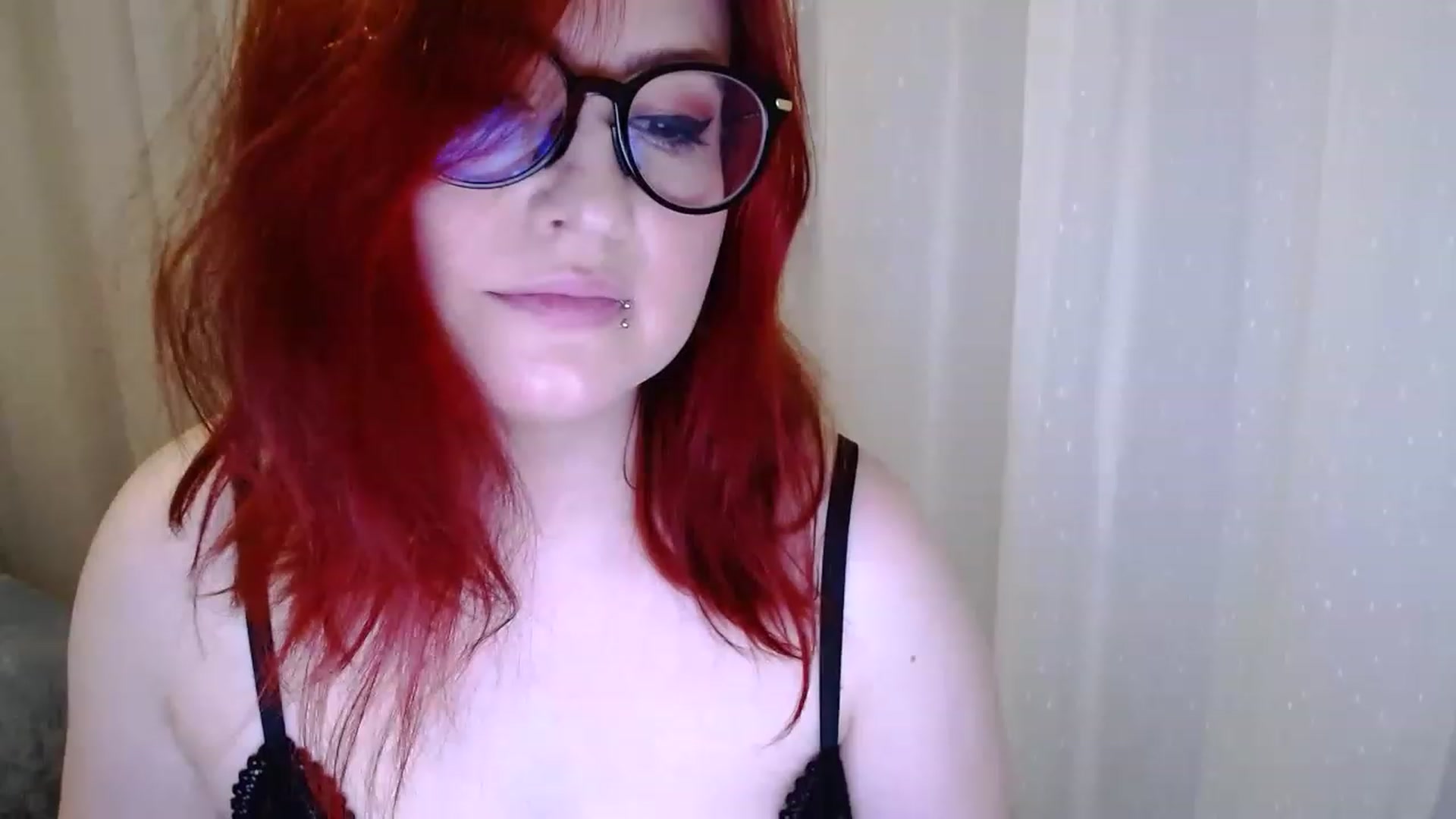 Gallery image thumbnail from EvaStar19's myfreecams stream on, 11/26/2022, 15:19 image 17 of 20