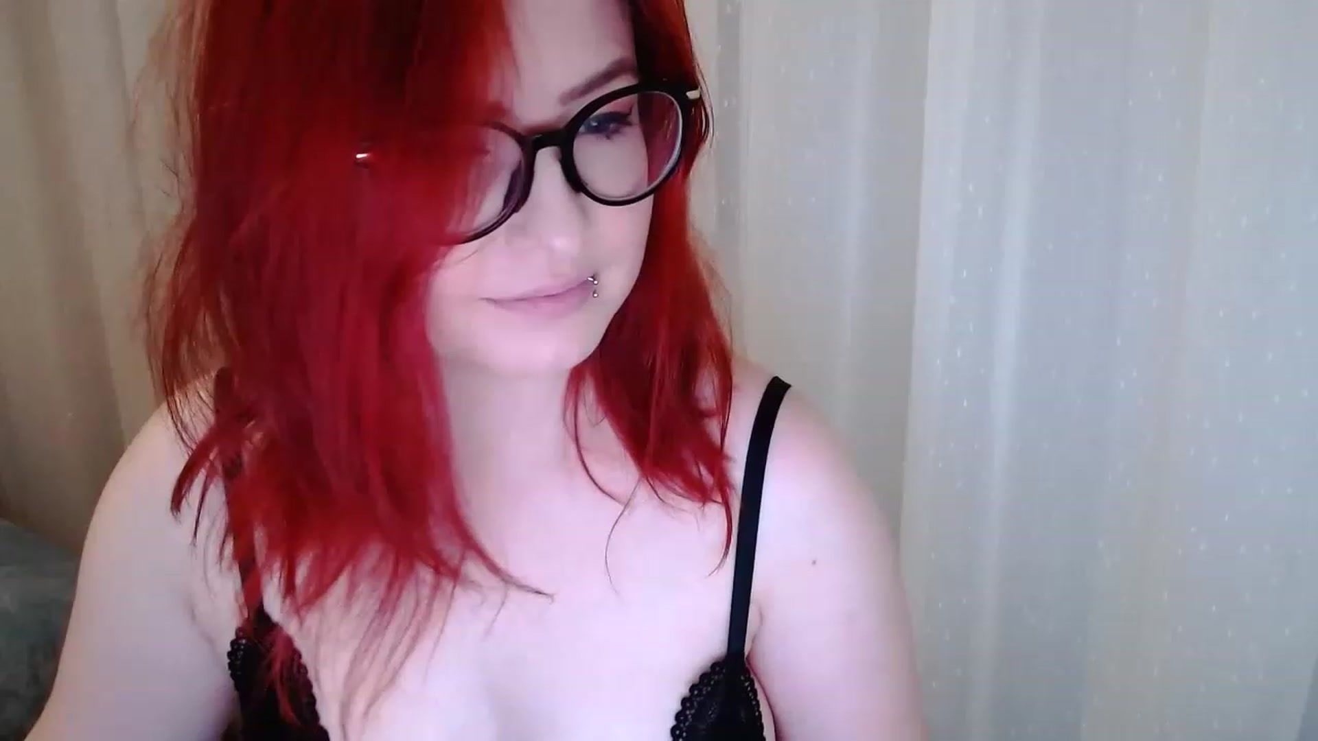 Gallery image thumbnail from EvaStar19's myfreecams stream on, 11/26/2022, 15:19 image 2 of 20