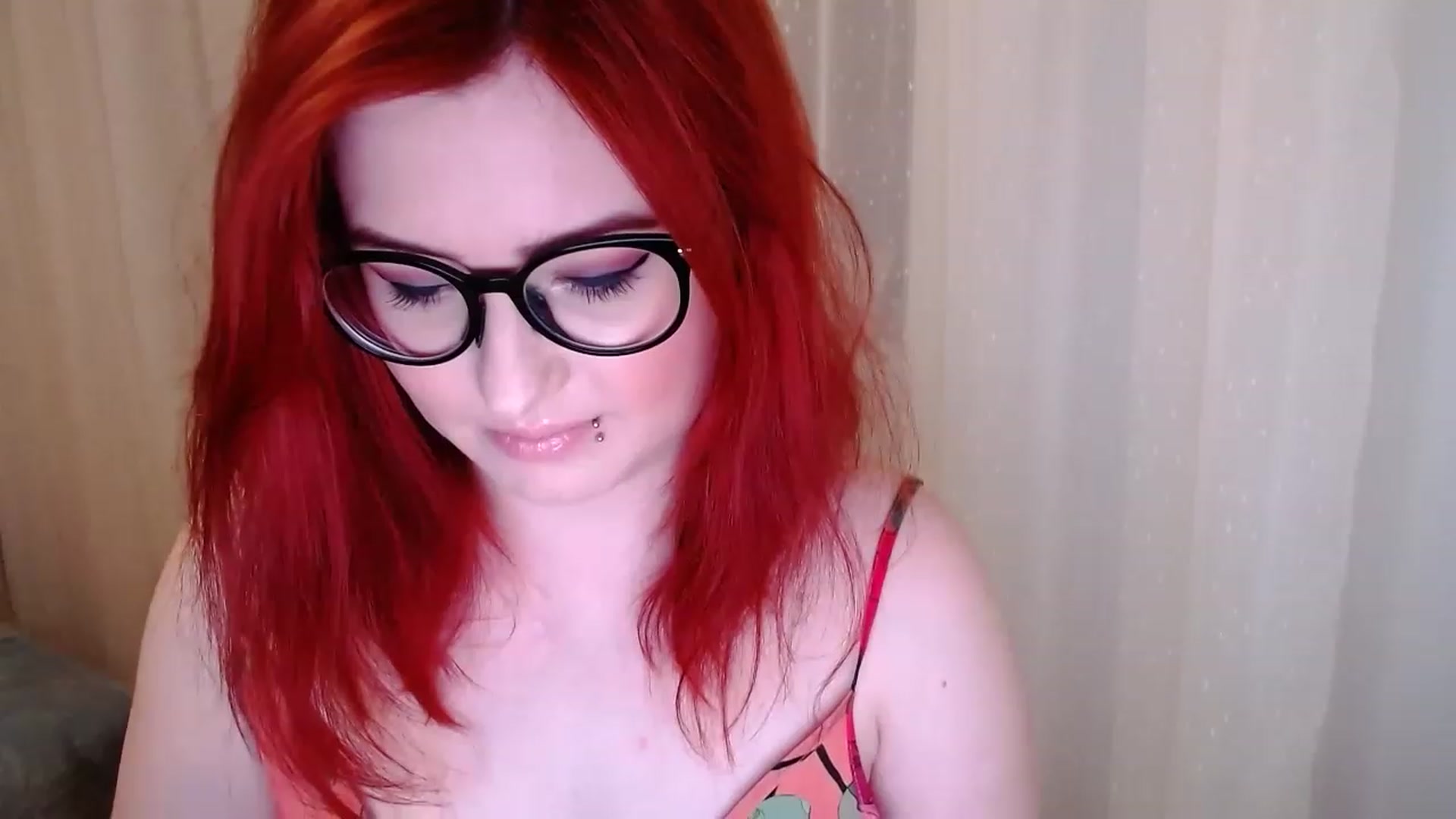 Gallery image thumbnail from EvaStar19's myfreecams stream on, 12/10/2022, 15:59 image 15 of 20