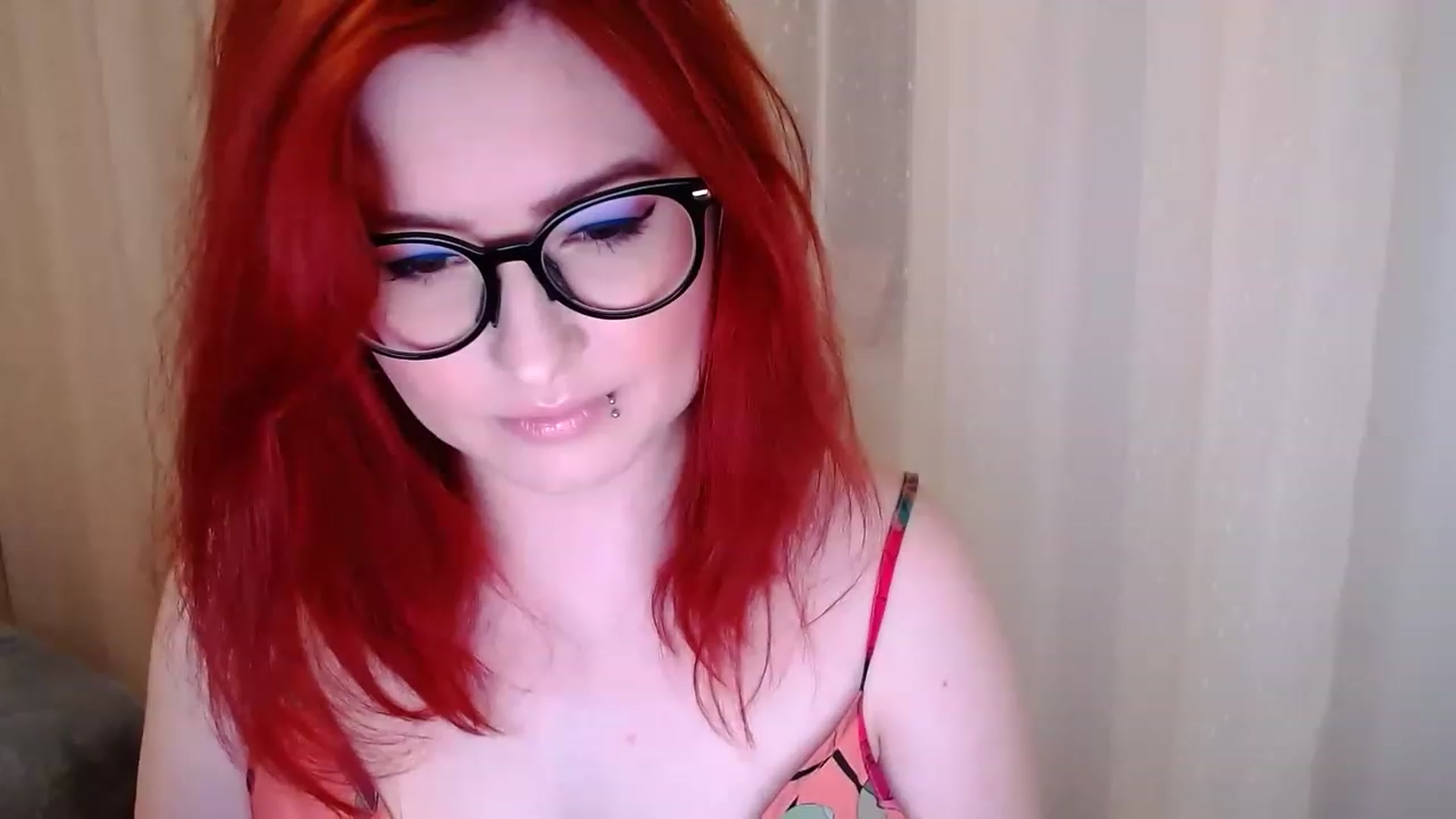 Gallery image thumbnail from EvaStar19's myfreecams stream on, 12/10/2022, 15:59 image 10 of 20