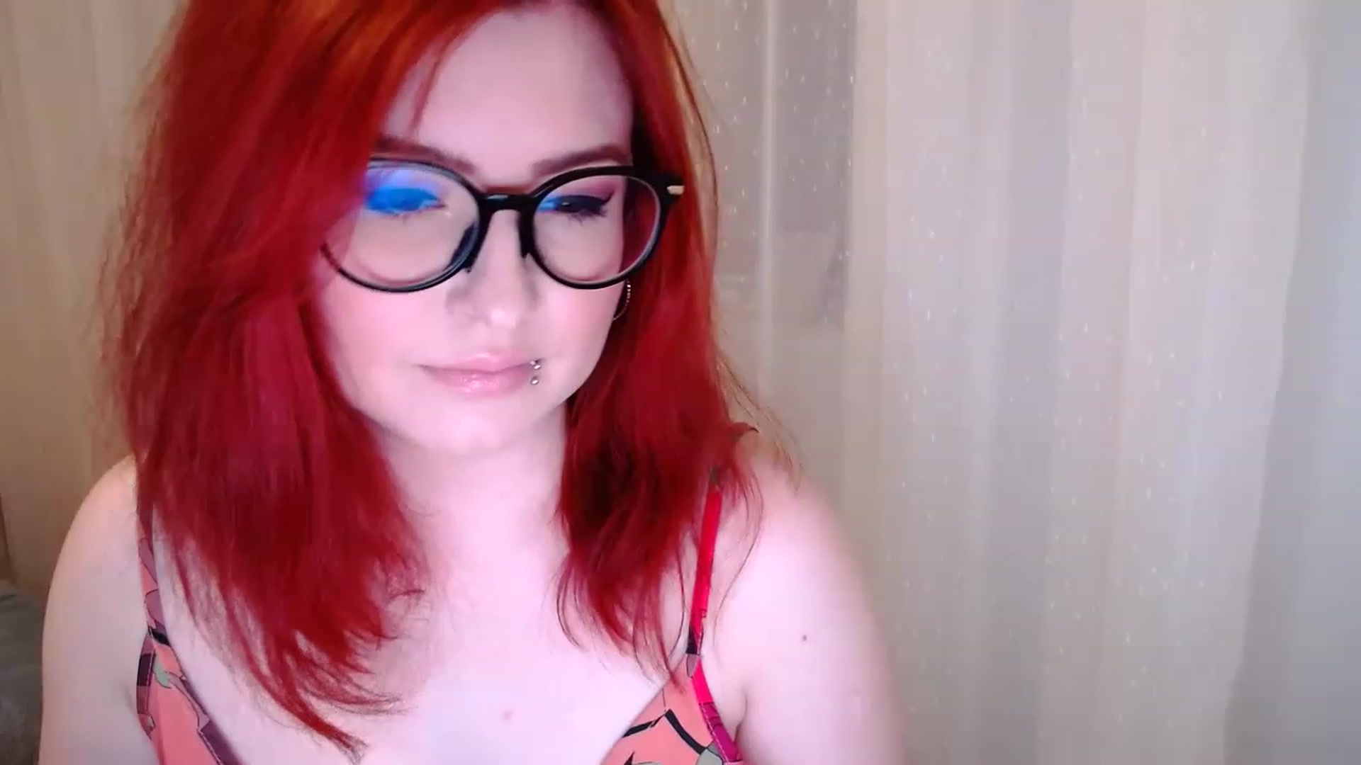 Gallery image thumbnail from EvaStar19's myfreecams stream on, 12/10/2022, 15:59 image 13 of 20