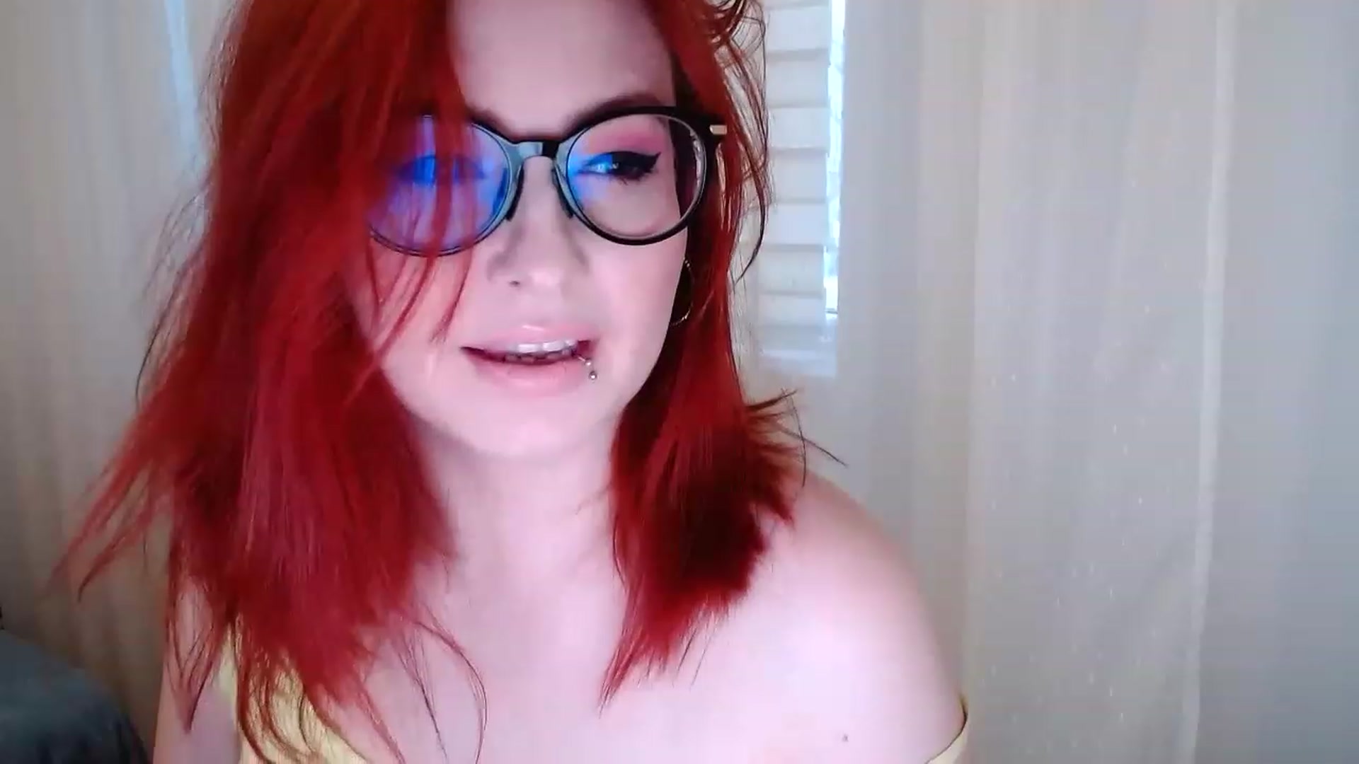 Gallery image thumbnail from EvaStar19's myfreecams stream on, 12/16/2022, 14:06 image 9 of 20
