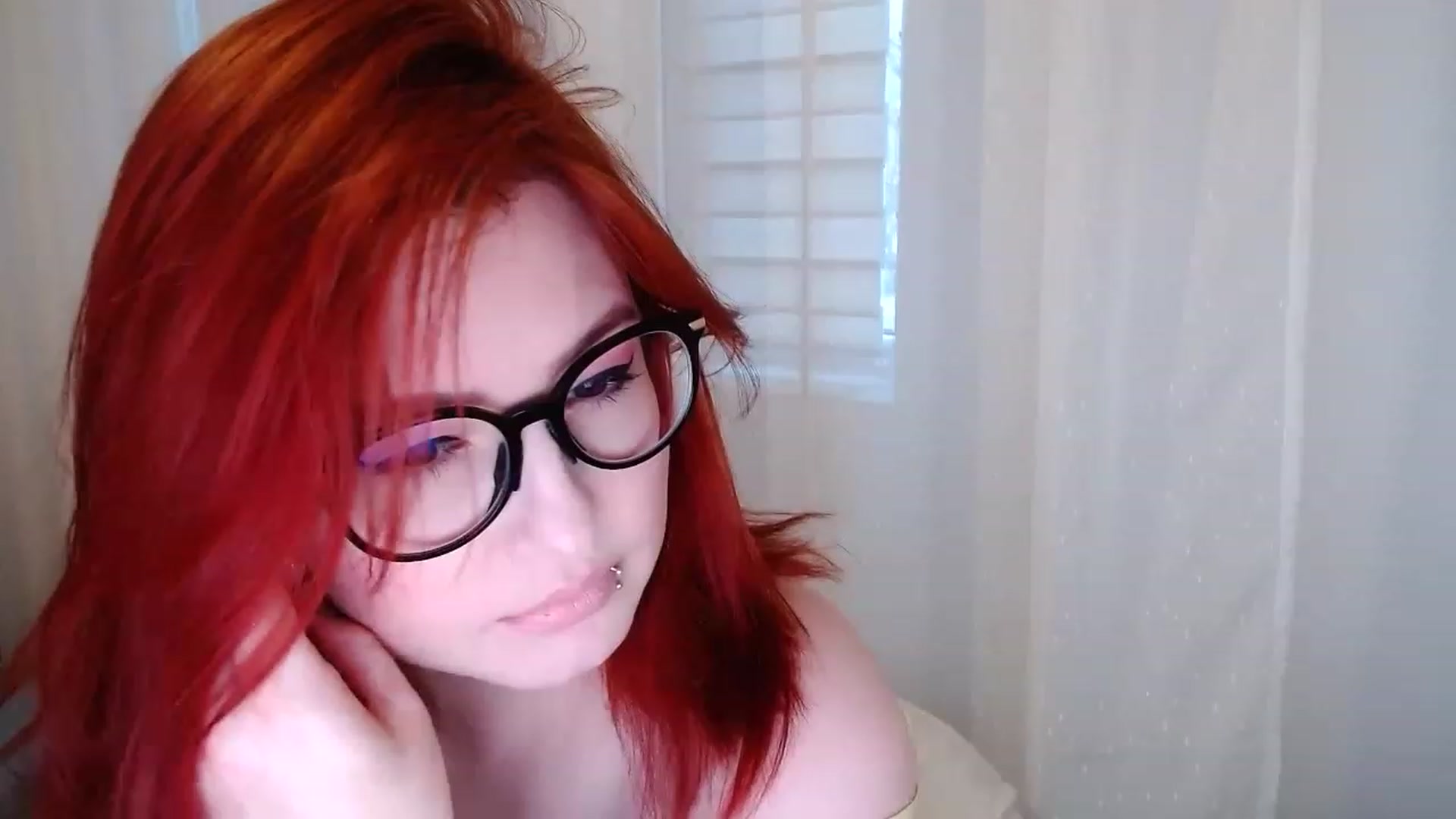 Gallery image thumbnail from EvaStar19's myfreecams stream on, 12/16/2022, 14:06 image 11 of 20