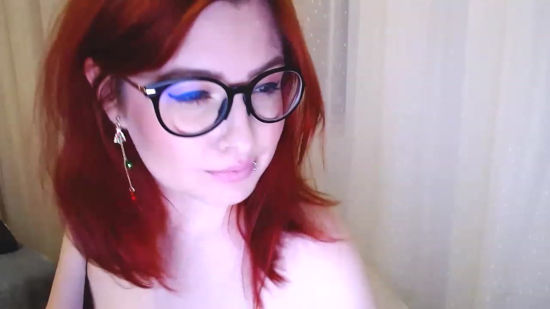 Gallery image thumbnail from EvaStar19's myfreecams stream on, 12/20/2022, 15:17 image 11 of 20