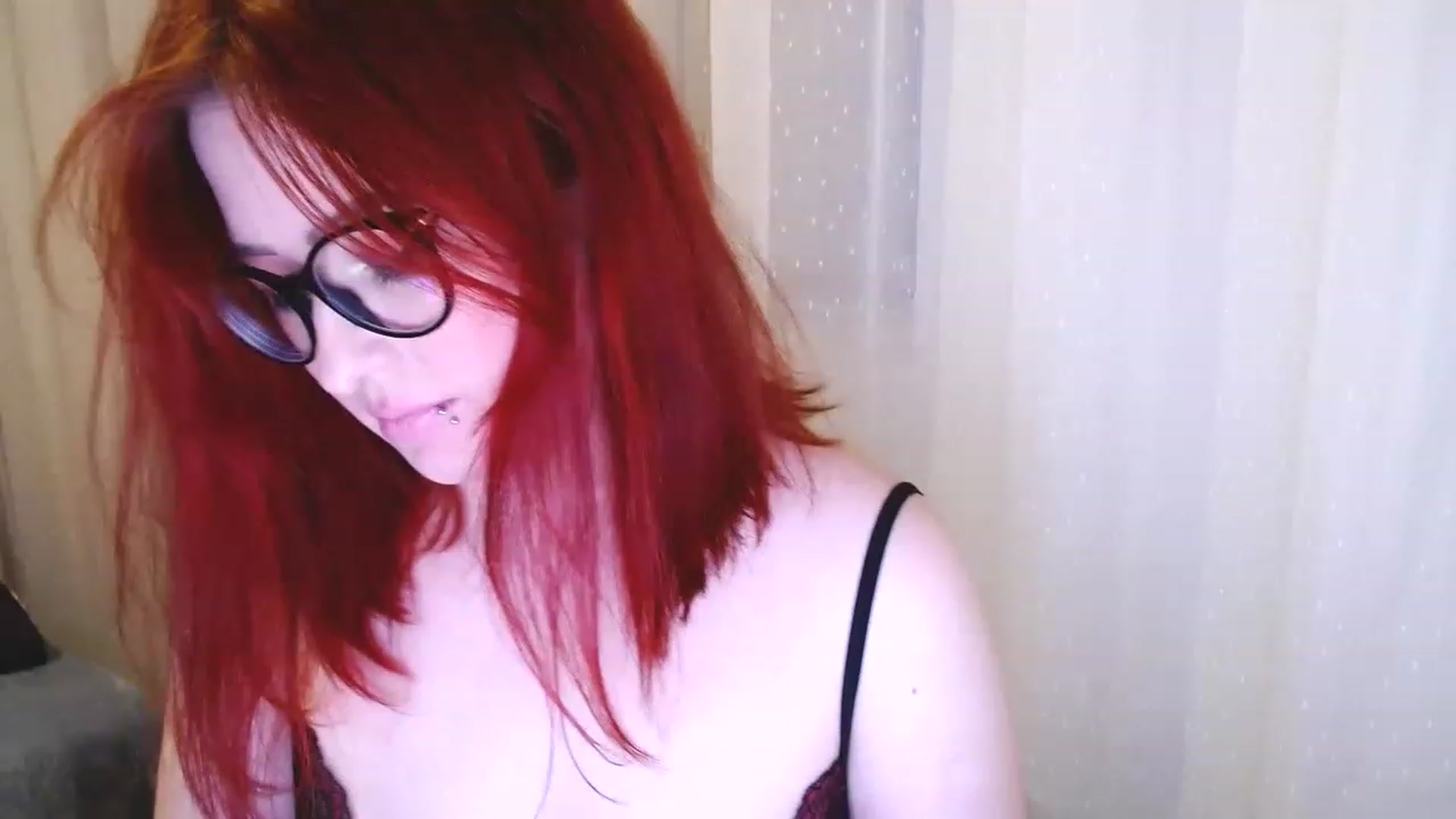 Gallery image thumbnail from EvaStar19's myfreecams stream on, 12/20/2022, 15:17 image 7 of 20