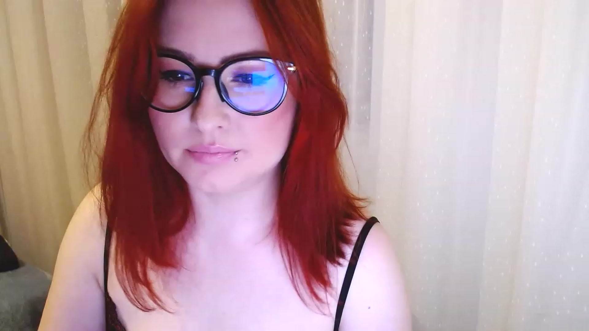 Gallery image thumbnail from EvaStar19's myfreecams stream on, 12/20/2022, 15:17 image 8 of 20