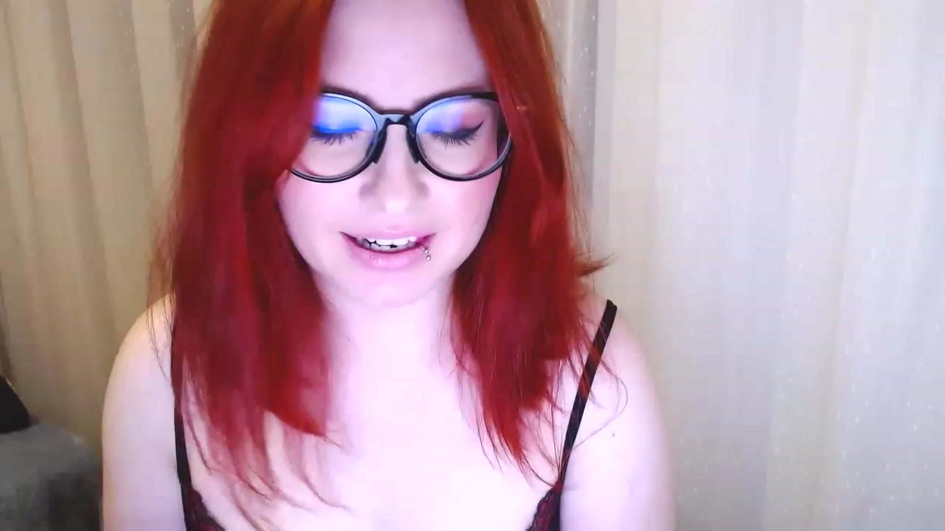 Gallery image thumbnail from EvaStar19's myfreecams stream on, 12/20/2022, 15:17 image 16 of 20